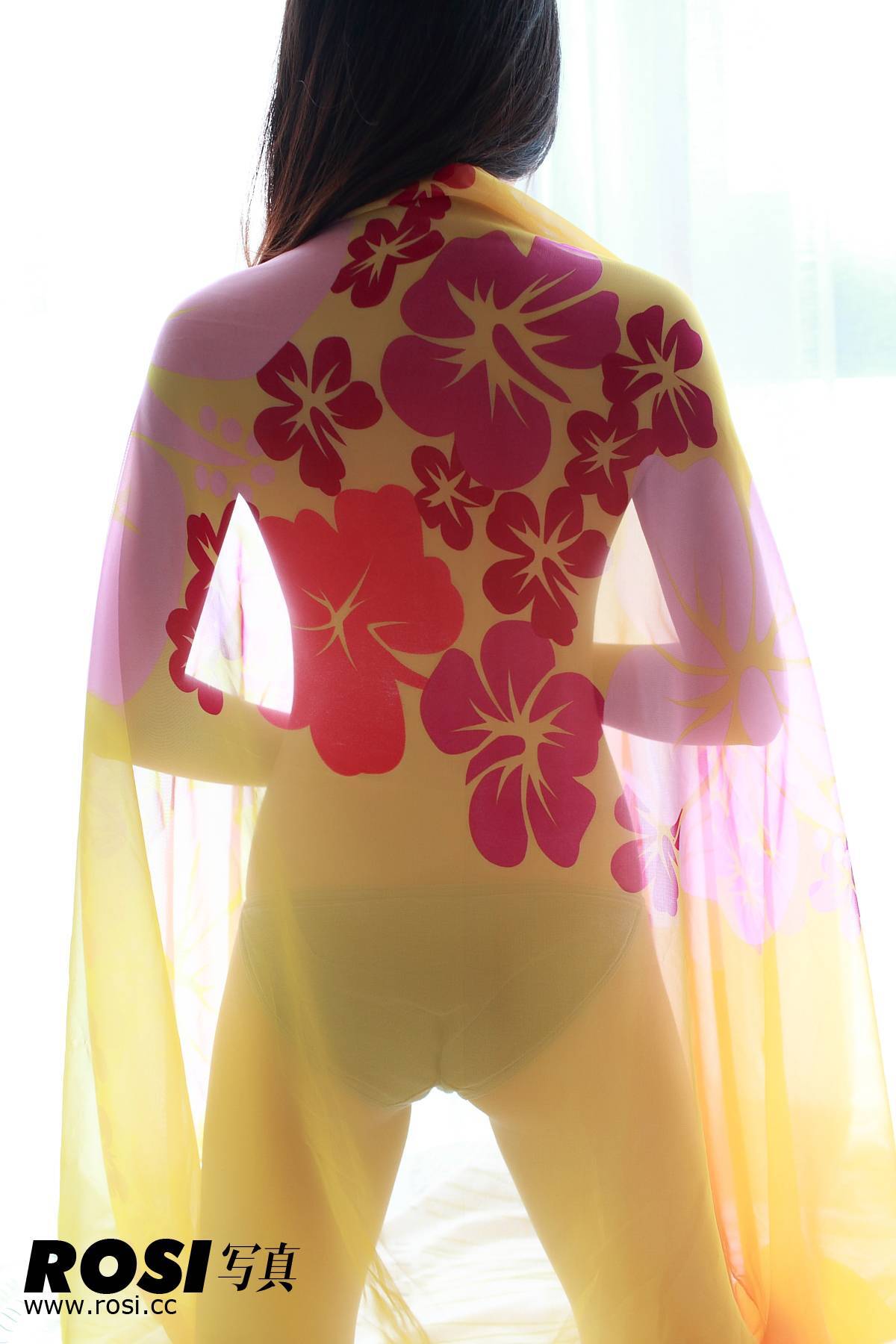 朦胧诱惑套图 ROSI丝袜美女套图 NO.015