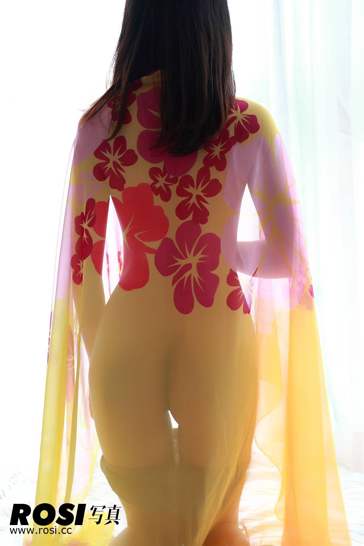 朦胧诱惑套图 ROSI丝袜美女套图 NO.015