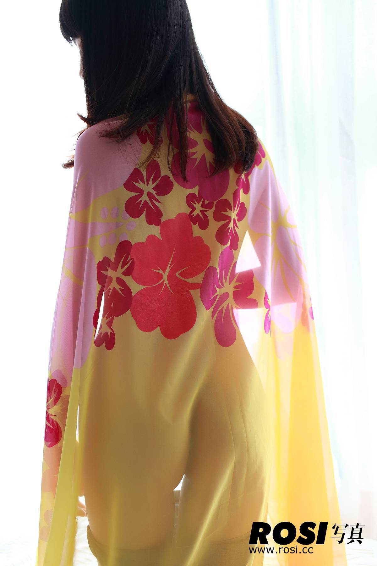 朦胧诱惑套图 ROSI丝袜美女套图 NO.015