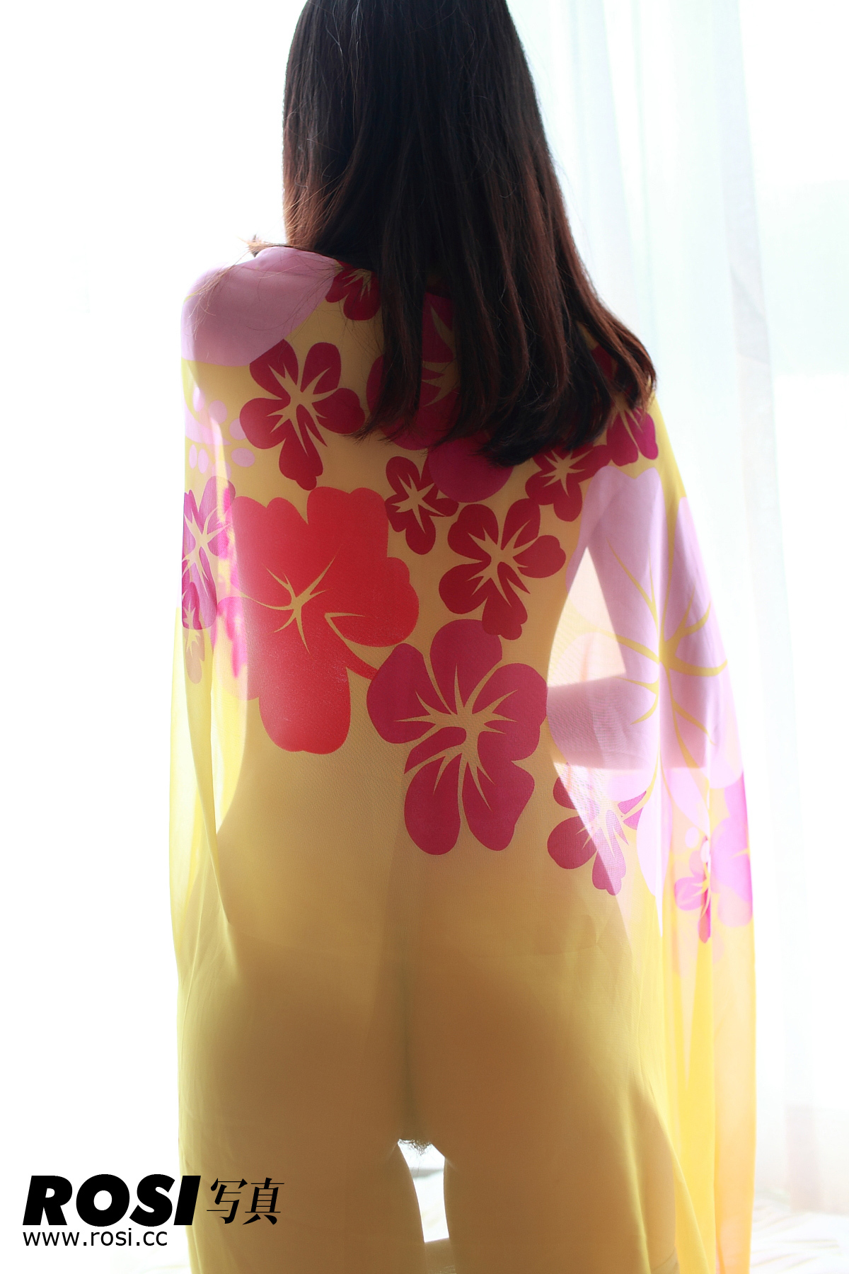 朦胧诱惑套图 ROSI丝袜美女套图 NO.015