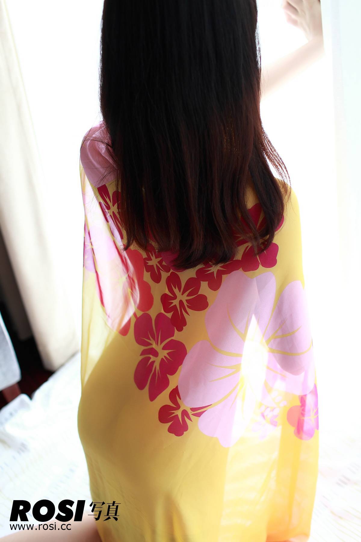 朦胧诱惑套图 ROSI丝袜美女套图 NO.015