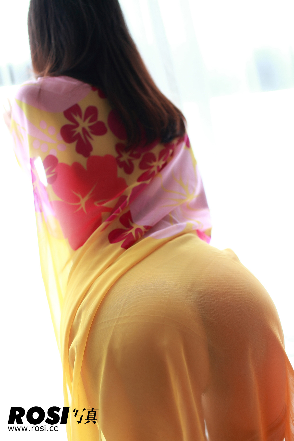 朦胧诱惑套图 ROSI丝袜美女套图 NO.015