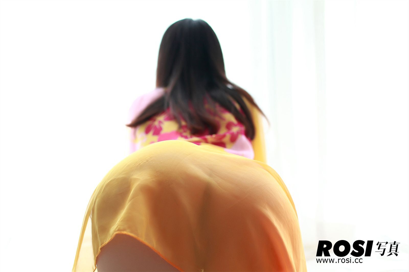 朦胧诱惑套图 ROSI丝袜美女套图 NO.015