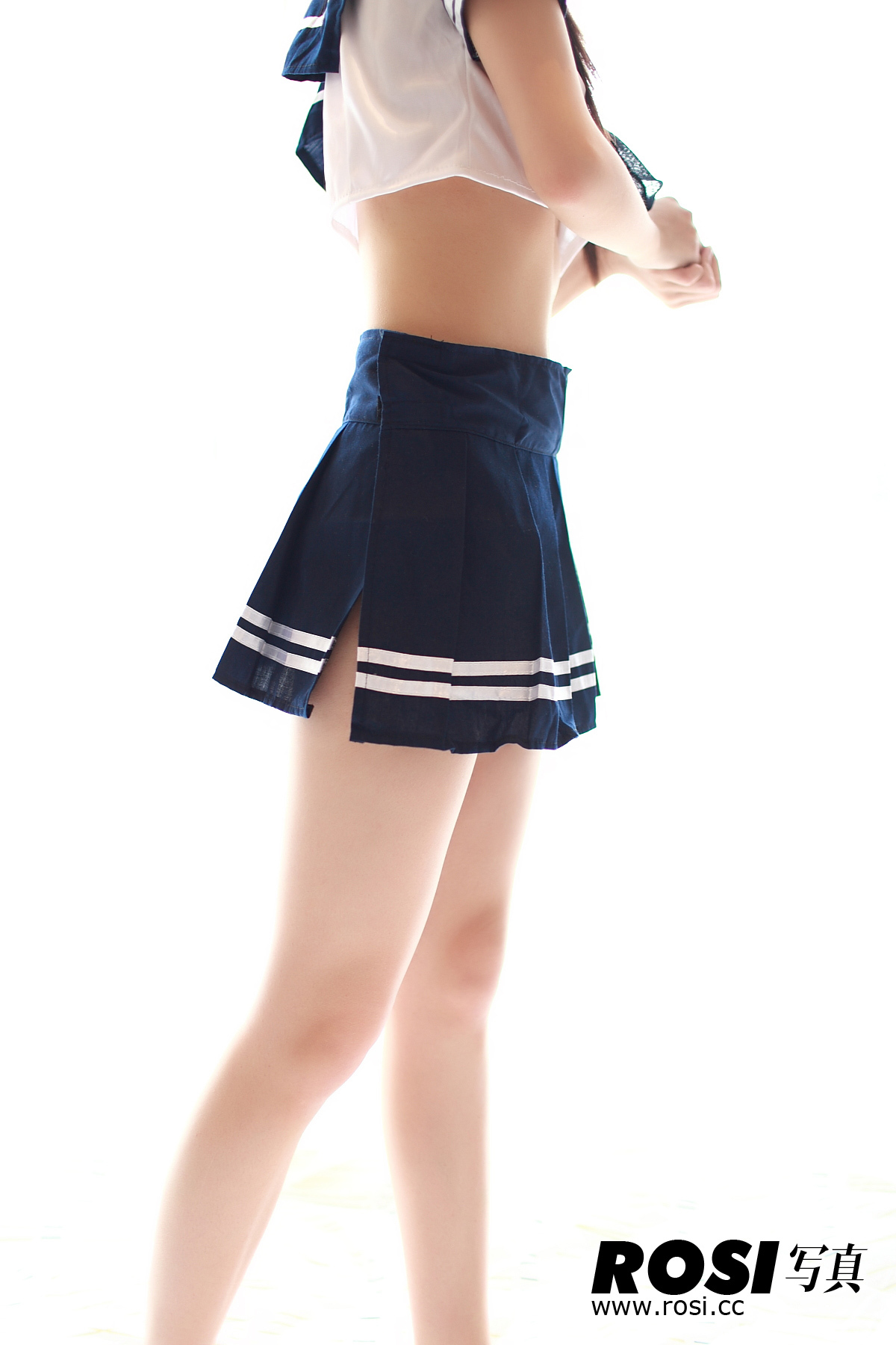 校服丁字裤 ROSI丝袜美女套图 NO.016