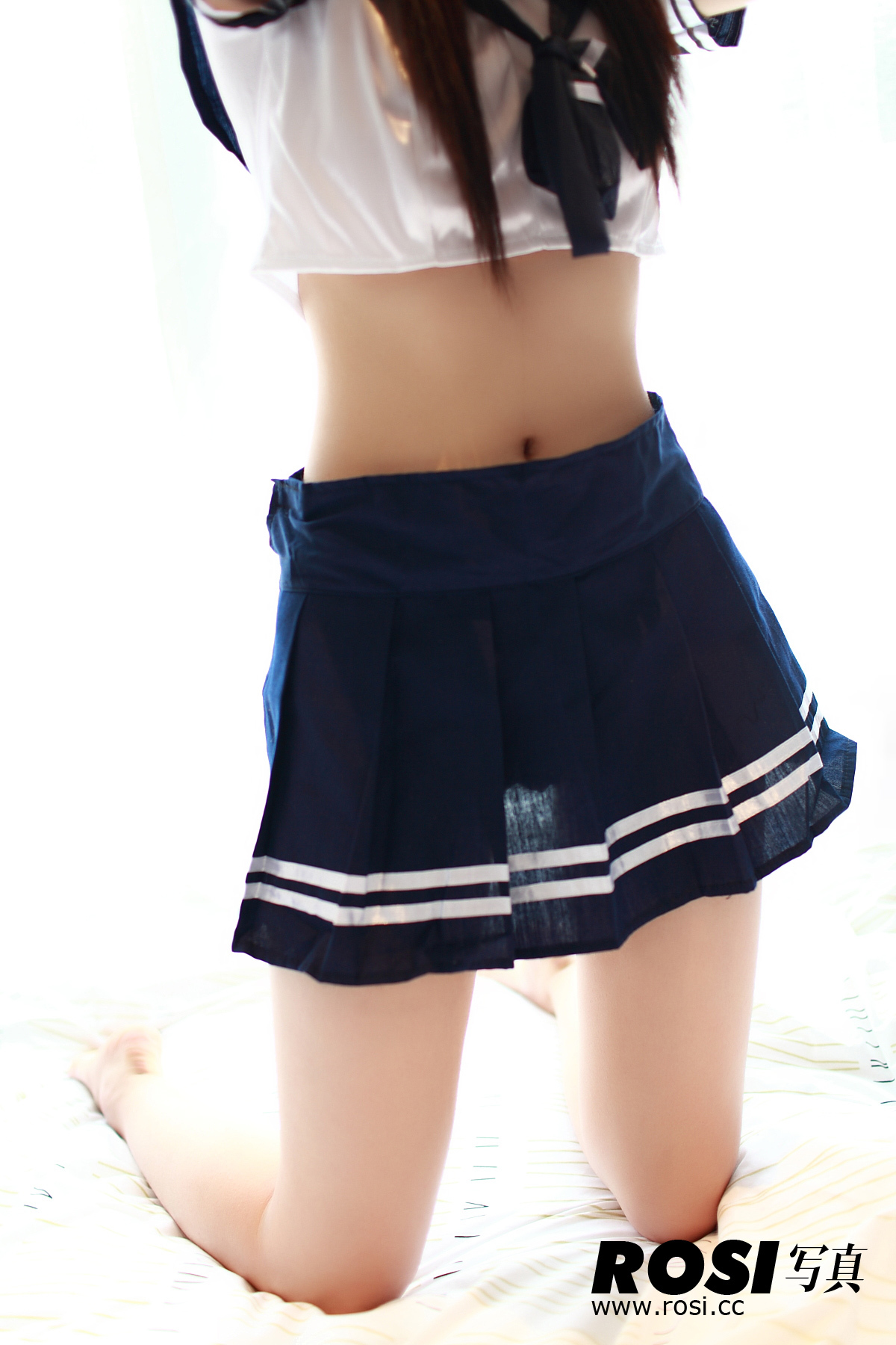 校服丁字裤 ROSI丝袜美女套图 NO.016