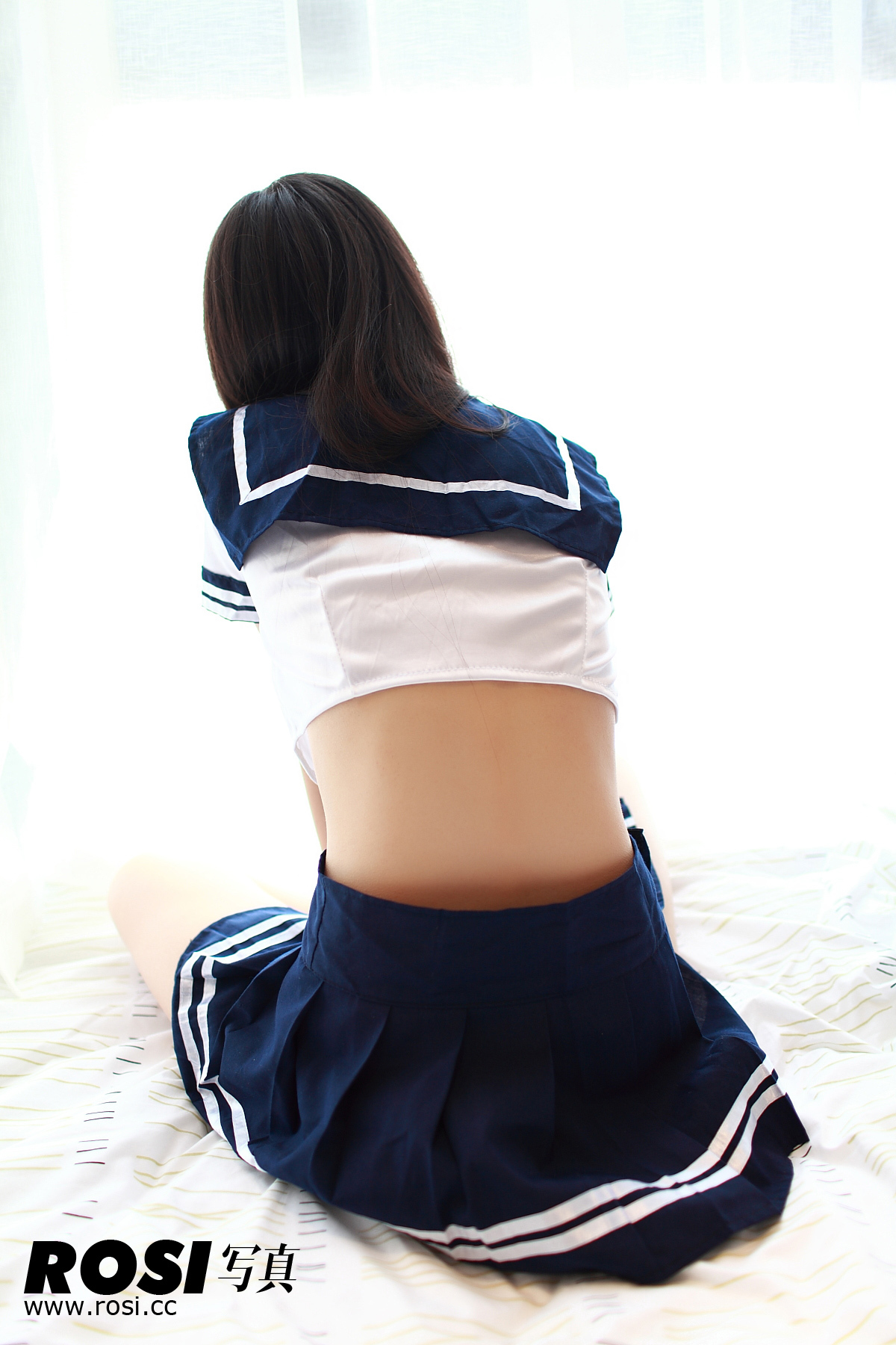 校服丁字裤 ROSI丝袜美女套图 NO.016