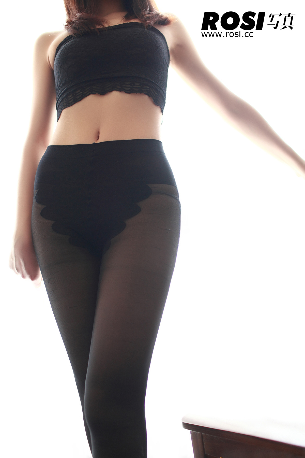 舞动袜裤 ROSI丝袜美女套图 NO.019