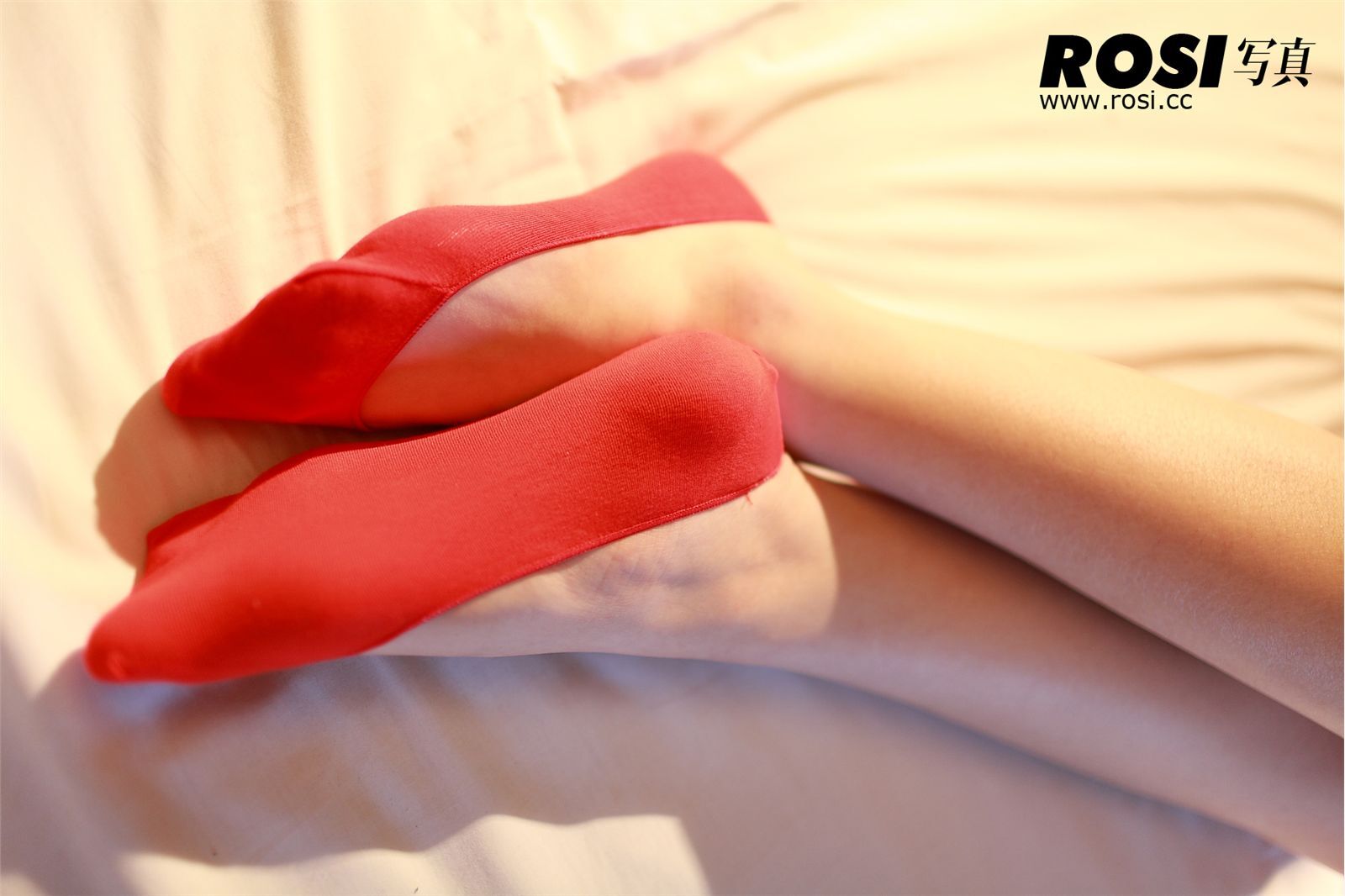 袜脚美足 NO.029-ROSI.CC美女套图