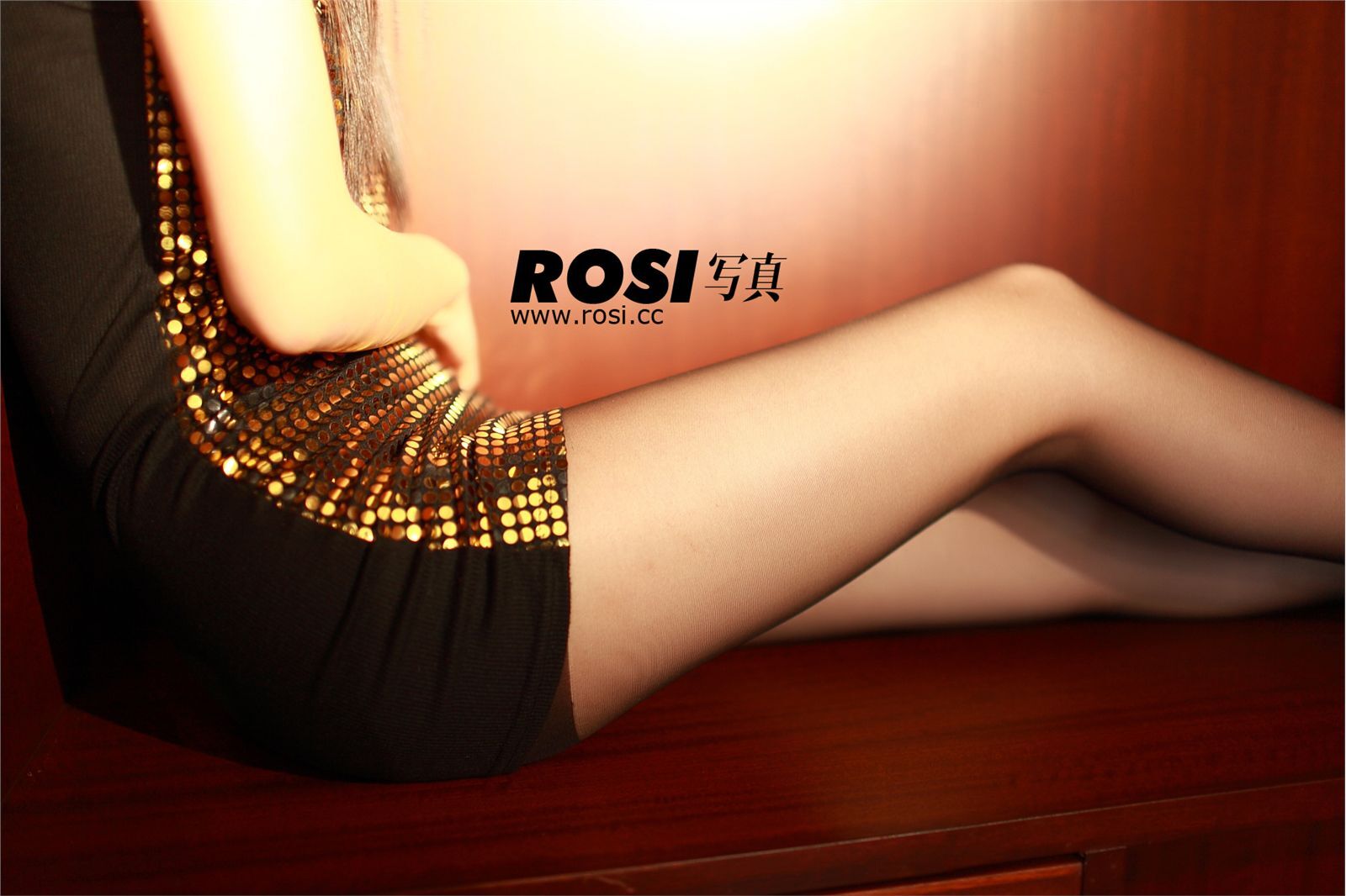 NO.047-ROSI.CC美女写真 朦胧丝袜诱惑