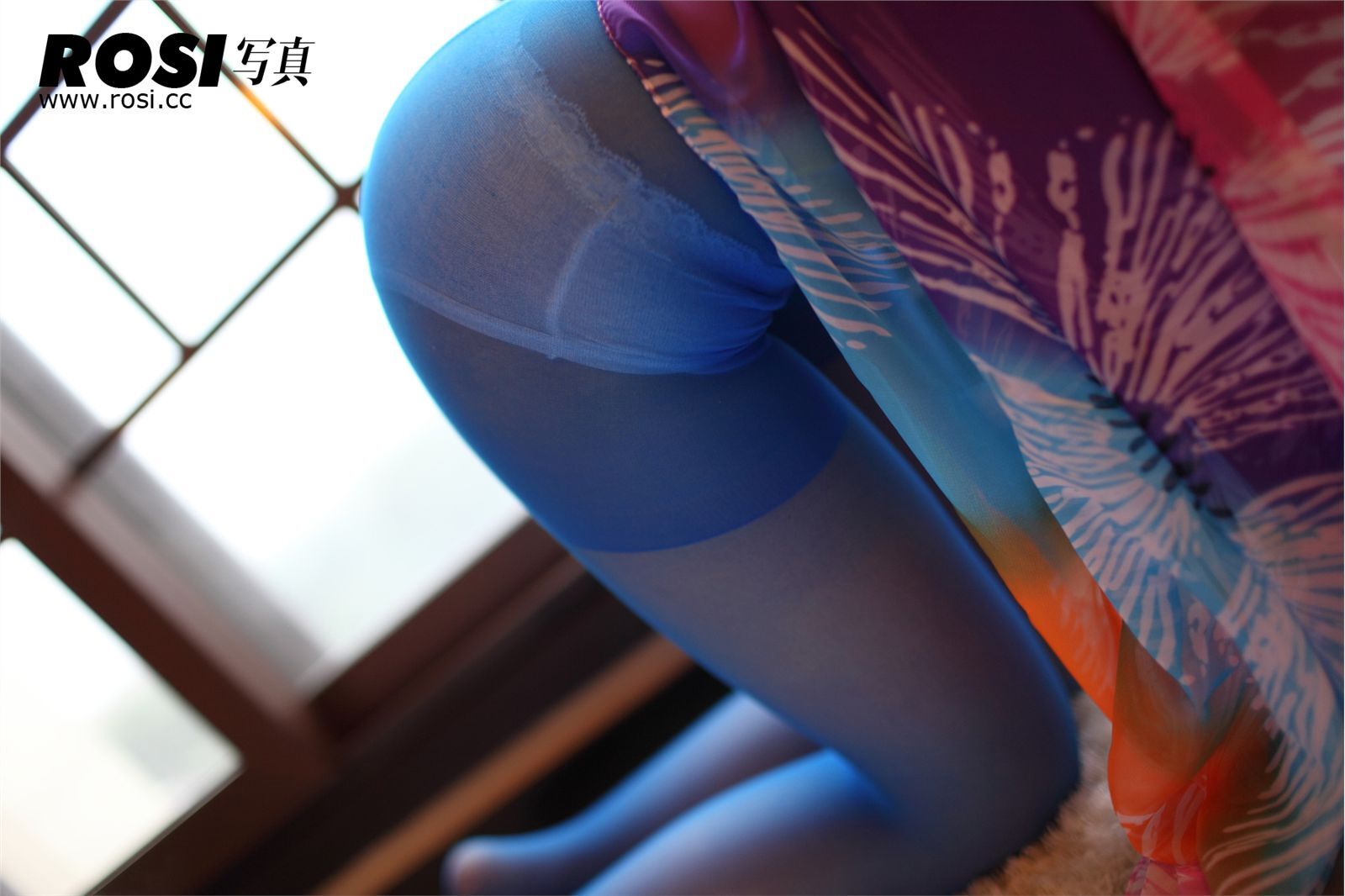 姿色丝袜美女图片　NO.050-ROSI.CC丝袜美女写真套图