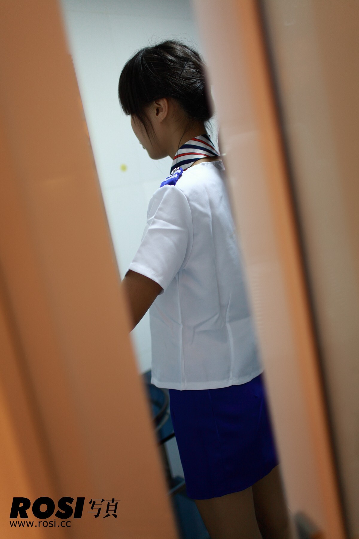 丝袜更衣间偷拍写真手法 [ROSI写真集]NO.096