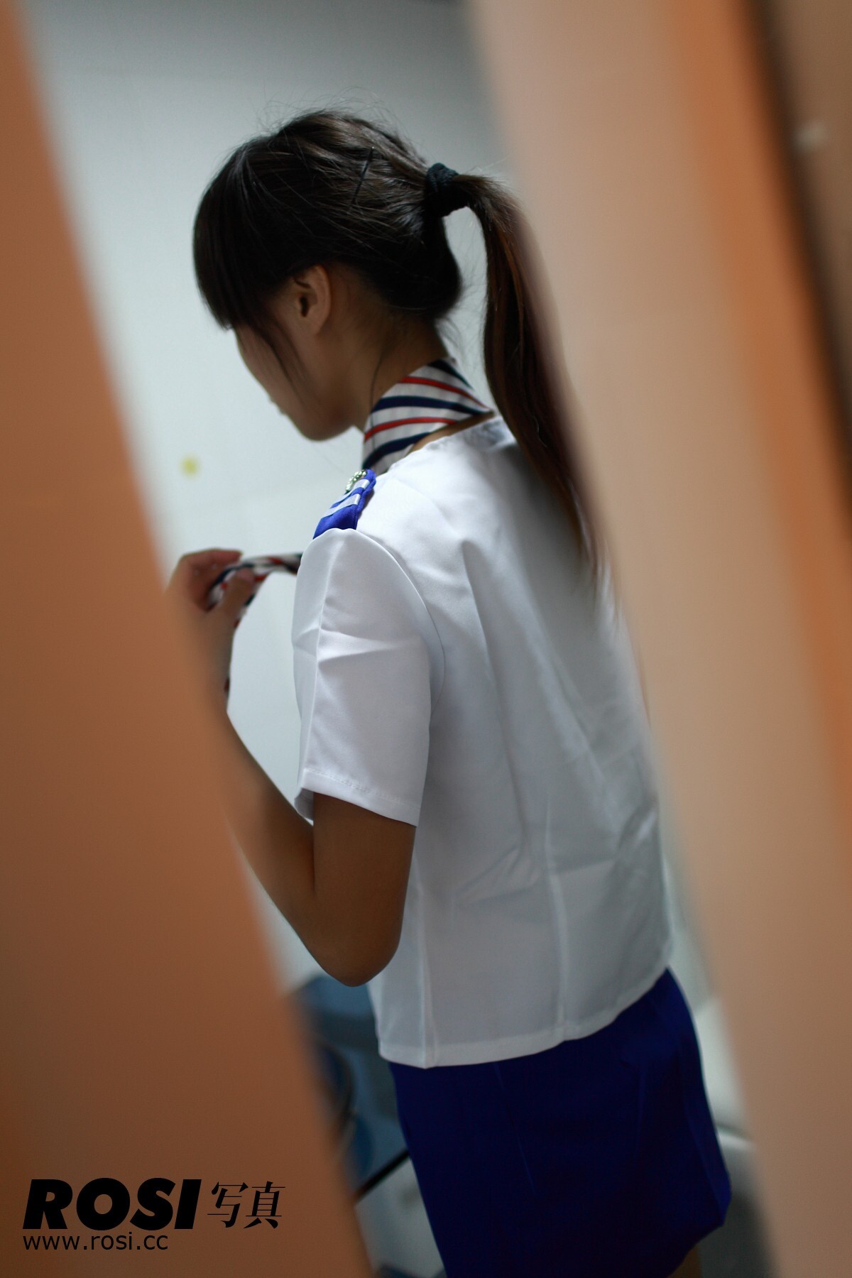 丝袜更衣间偷拍写真手法 [ROSI写真集]NO.096