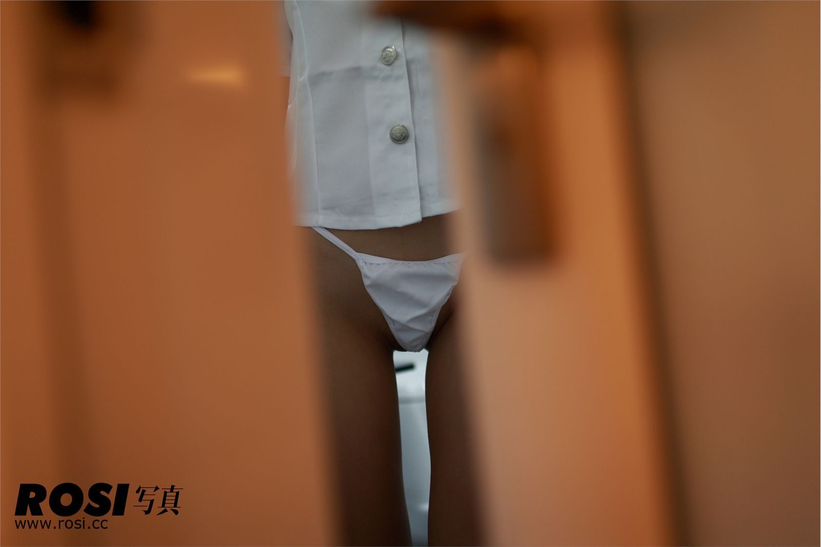丝袜更衣间偷拍写真手法 [ROSI写真集]NO.096