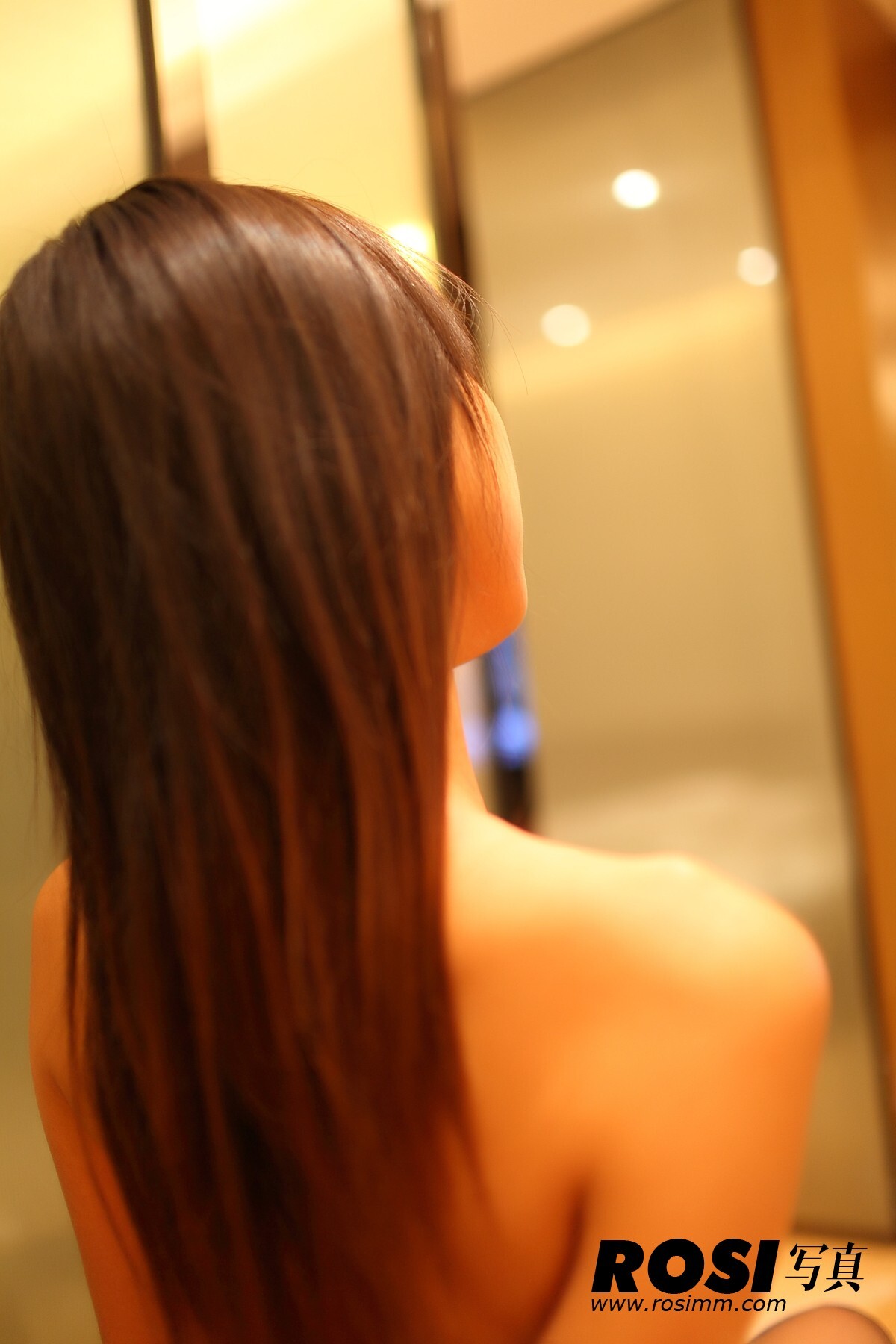 [ROSI]NO.130 丝袜美女套图 国产丝袜美腿模特