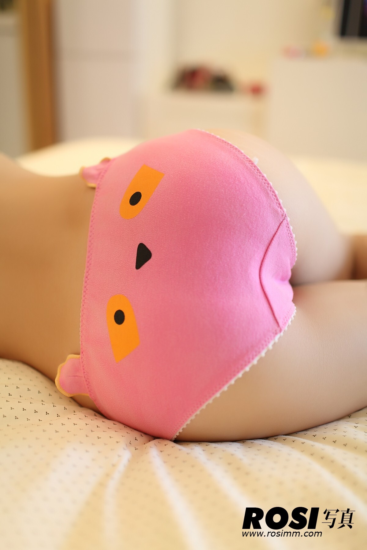 [ROSI] No.334 匿名寫真 四川性感美女丝袜