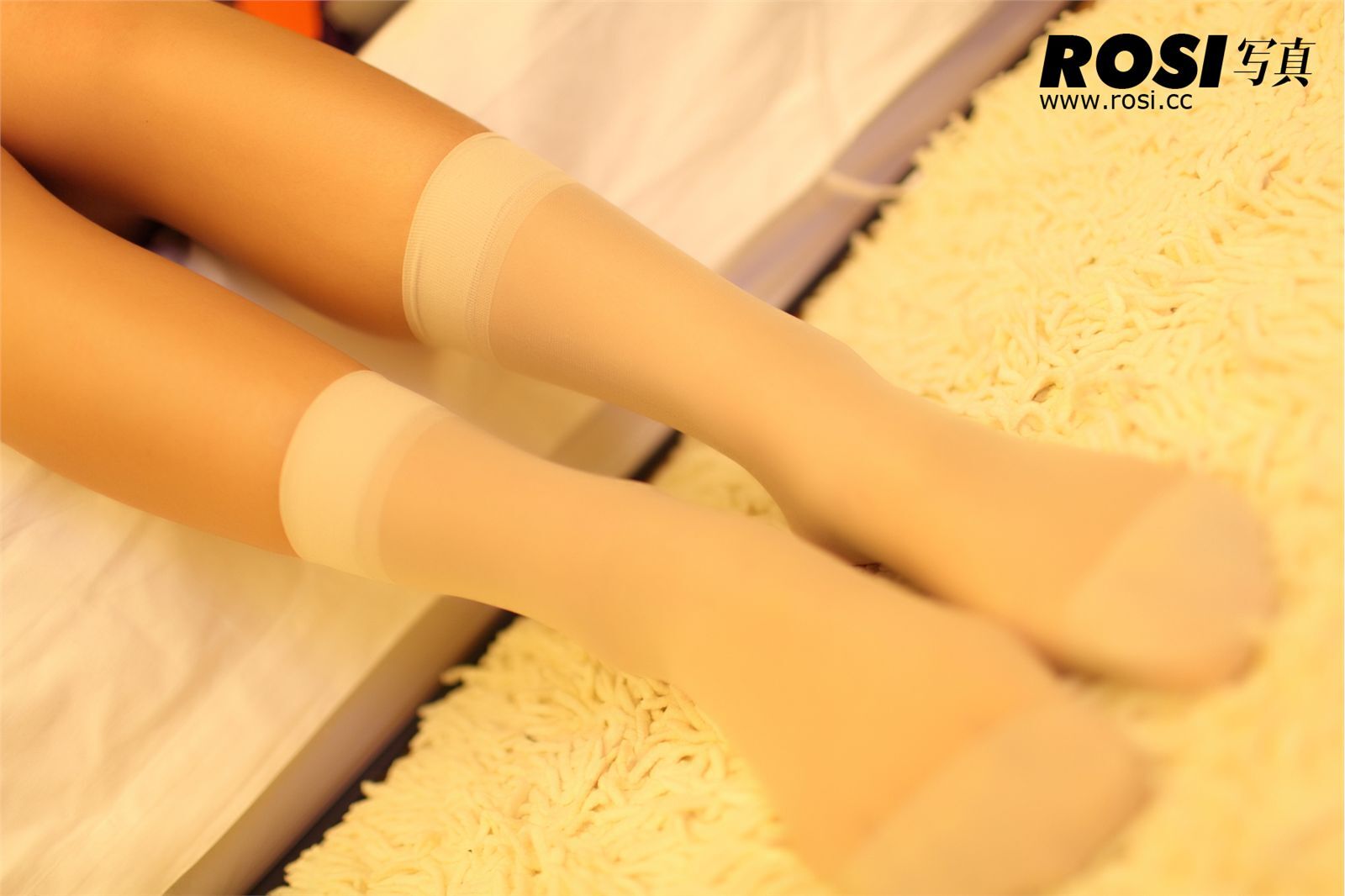 No.077-ROSI.CC　校服丝袜美女诱惑