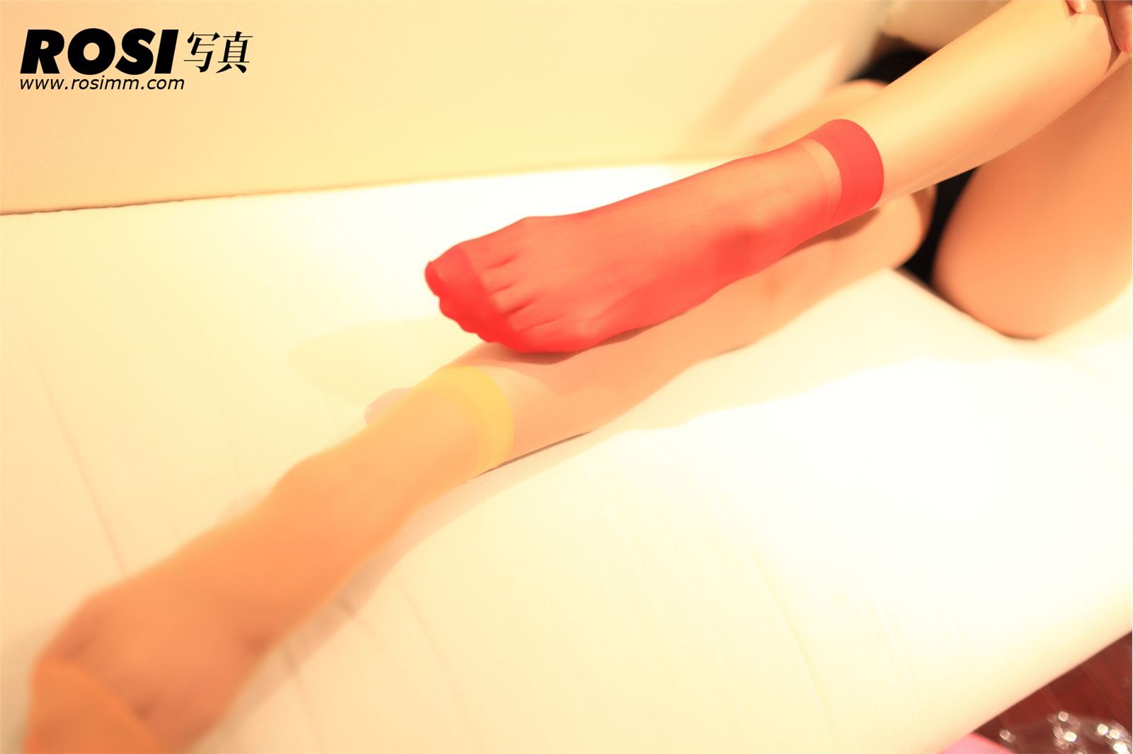 No.144匿名寫真 [ROSI]美少女丝袜美腿写真