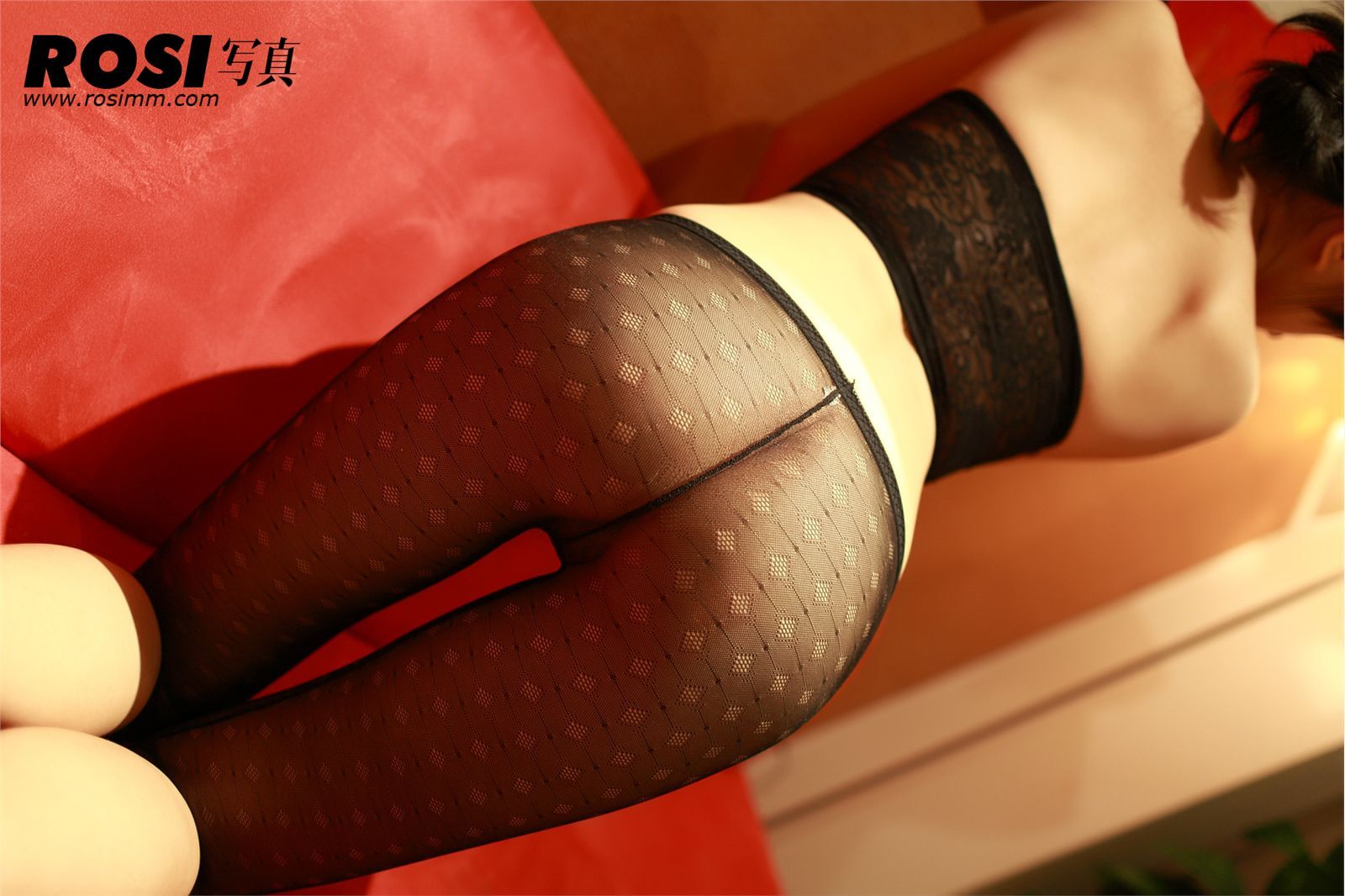 [ROSI] No.154 匿名寫真 诱惑超级身材美女写真图片