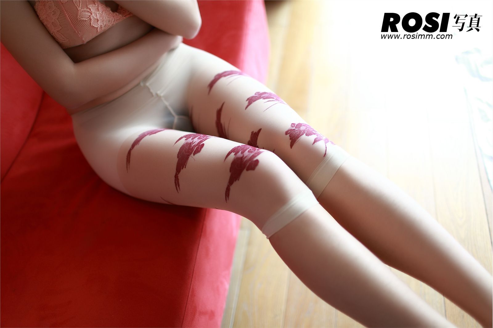 [ROSI写真] No.175 致命诱惑套图 唯美丝袜 诱惑