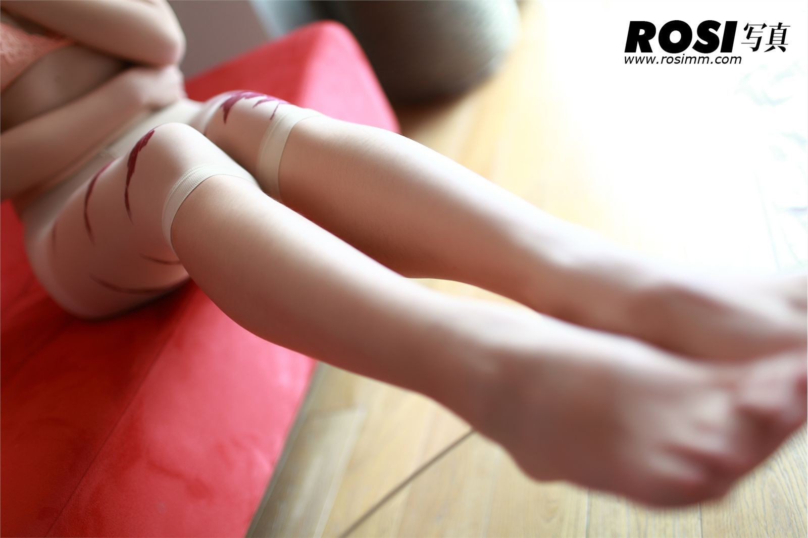 [ROSI写真] No.175 致命诱惑套图 唯美丝袜 诱惑