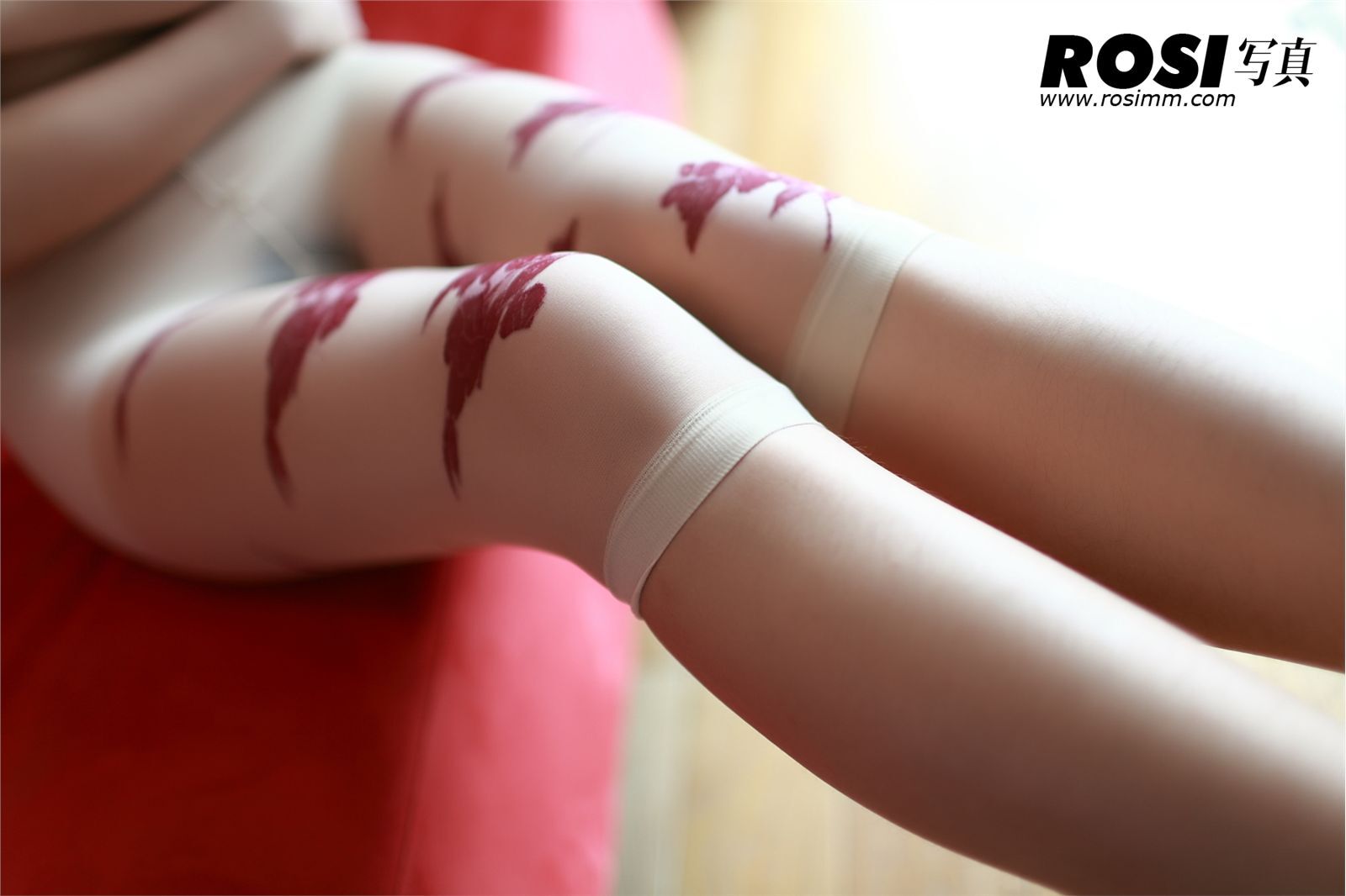 [ROSI写真] No.175 致命诱惑套图 唯美丝袜 诱惑
