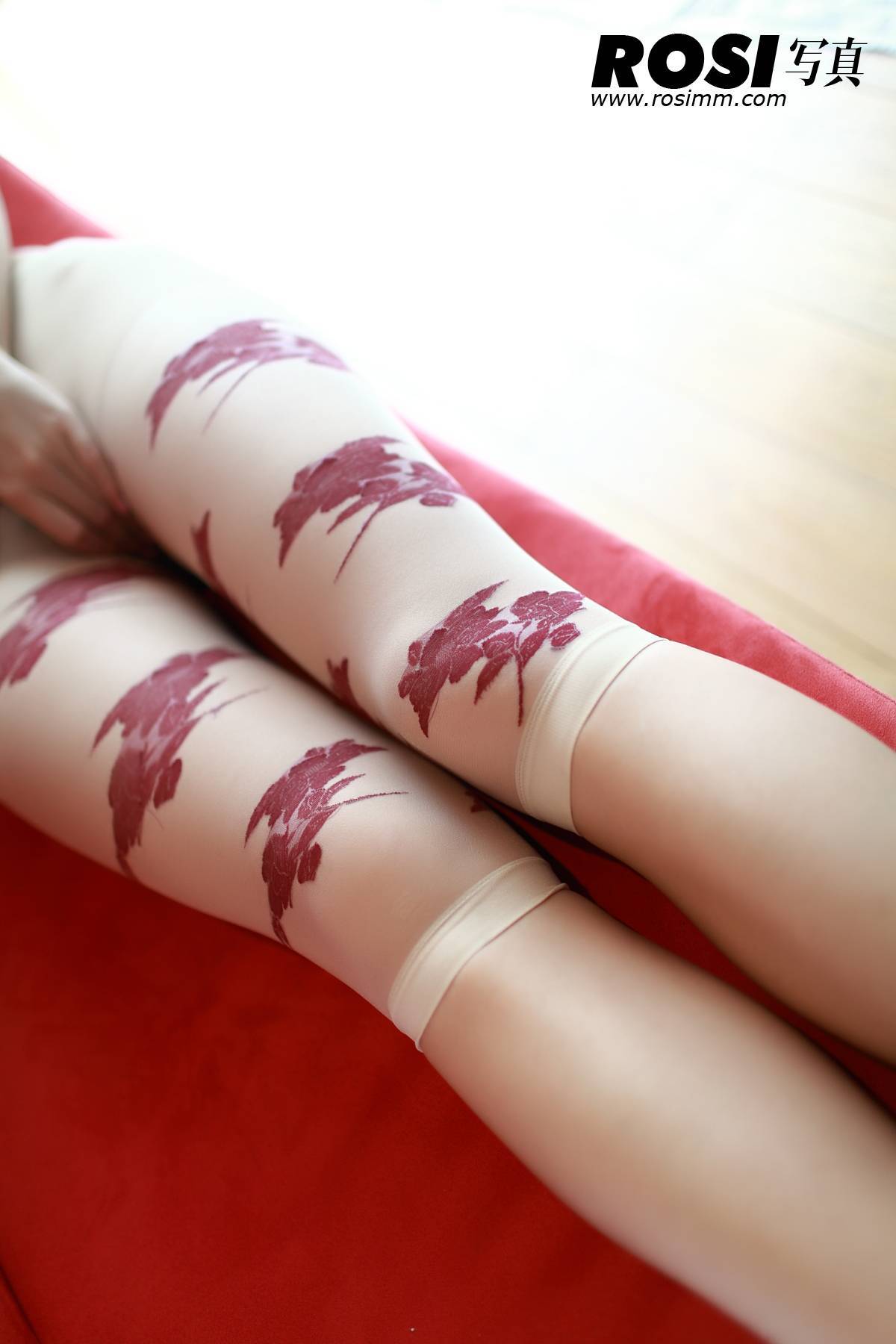 [ROSI写真] No.175 致命诱惑套图 唯美丝袜 诱惑