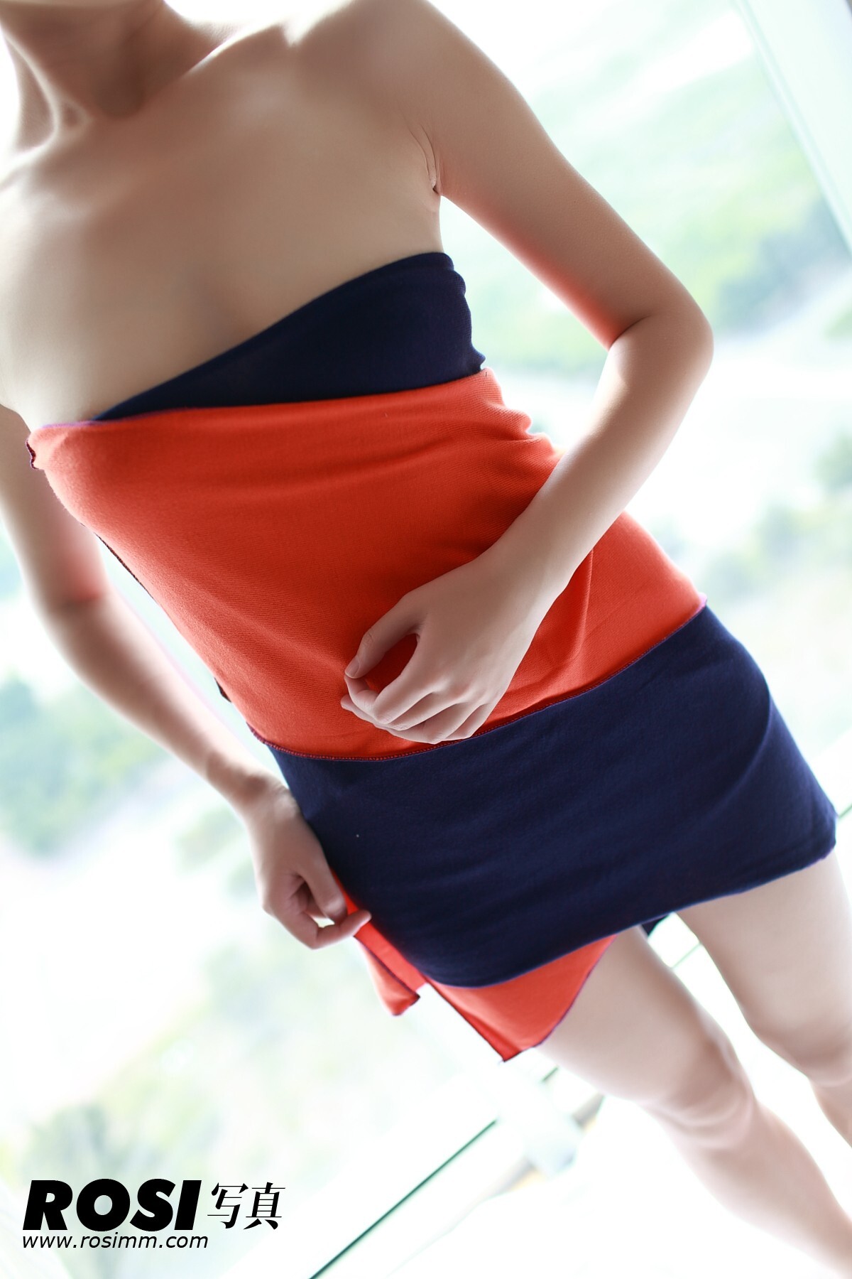 [ROSI] No.210 匿名寫真　最性感丝袜美女图片