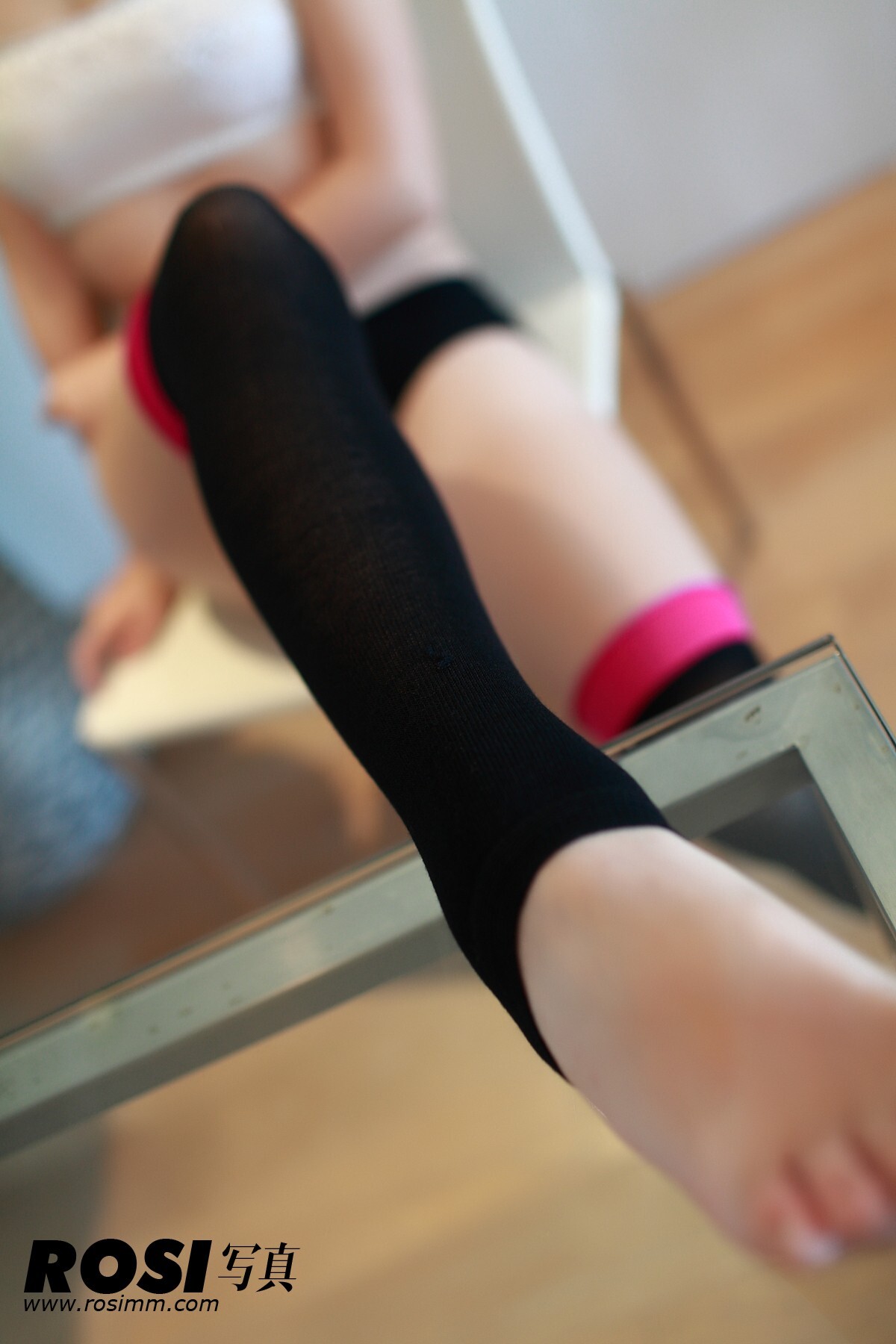 [ROSI] 20120424 No.260 匿名寫真　国产美女大胆写真丝袜图片