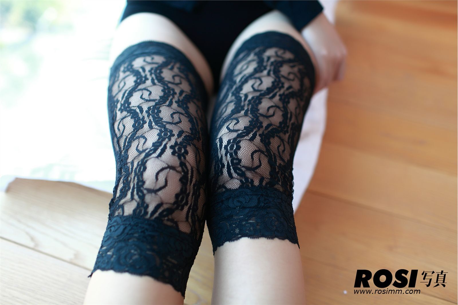 rosimm No.280　国产性感丝袜美女超级大胆写真