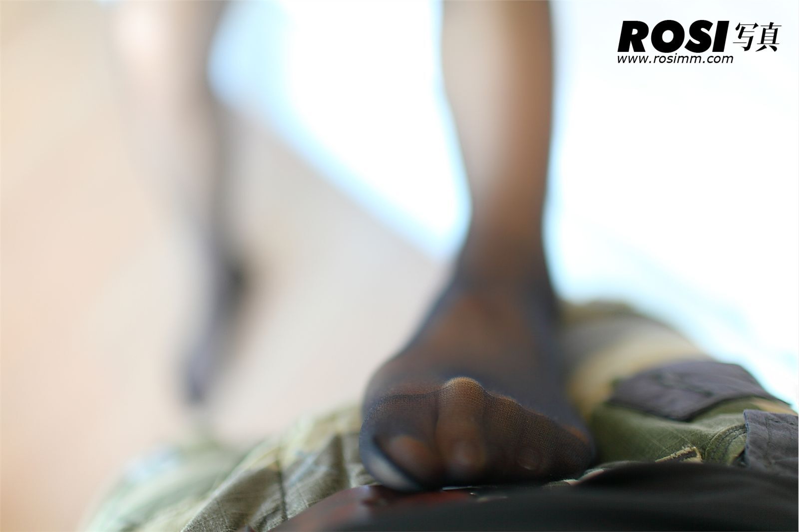 [ROSI] No.308 匿名寫真 高清性感制服丝袜美女图片