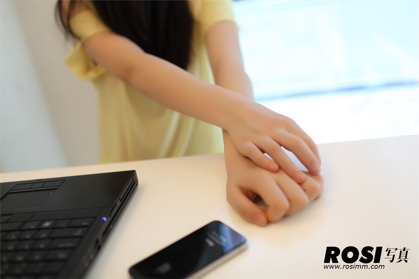 [ROSI] No.347 匿名寫真 国产丝袜美女写真图片