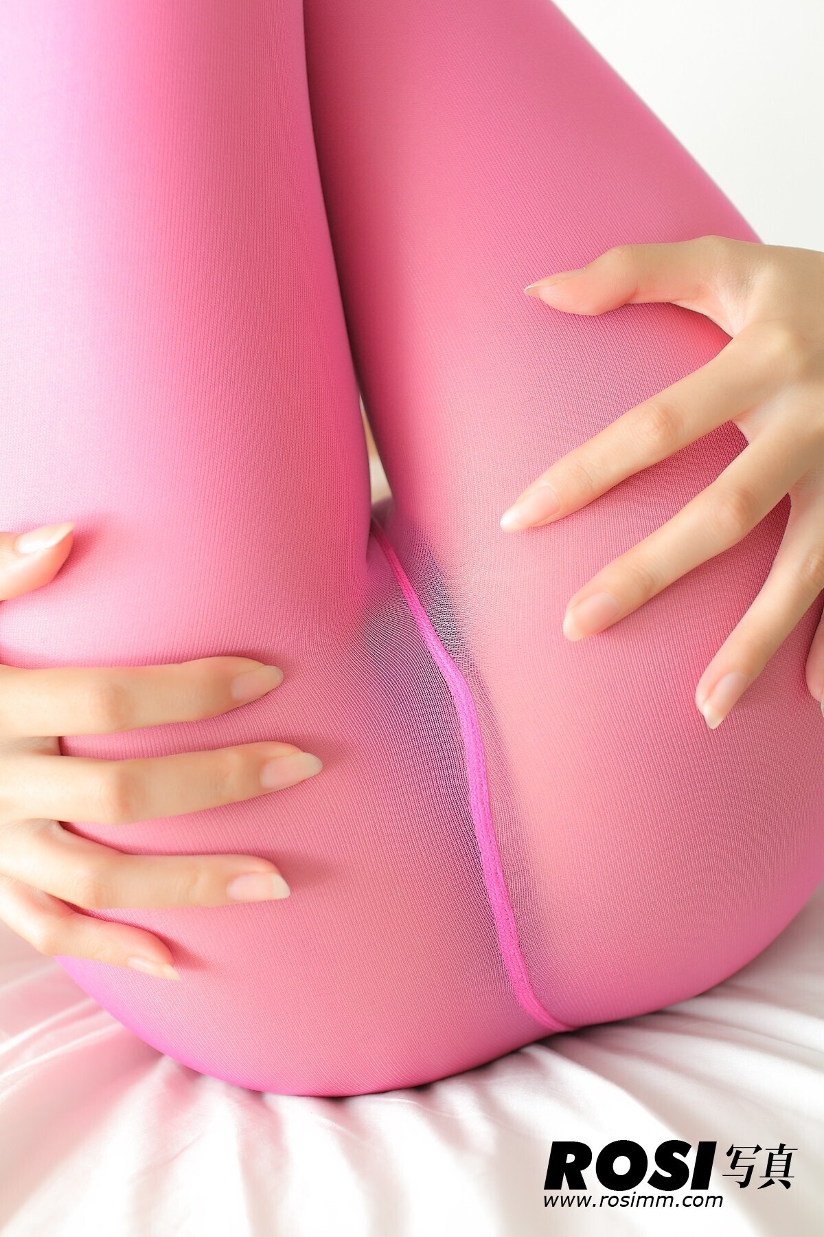 Rosi No.403 mm丝袜写真图片　成都性感丝袜美女打包下载