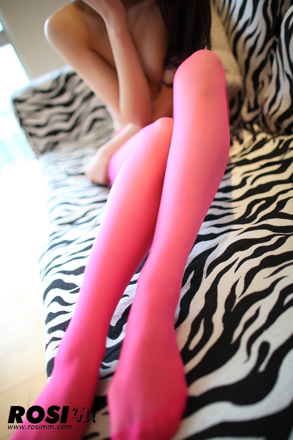 [ROSI]  No.439 匿名写真　丝袜诱惑美女图片打包下载