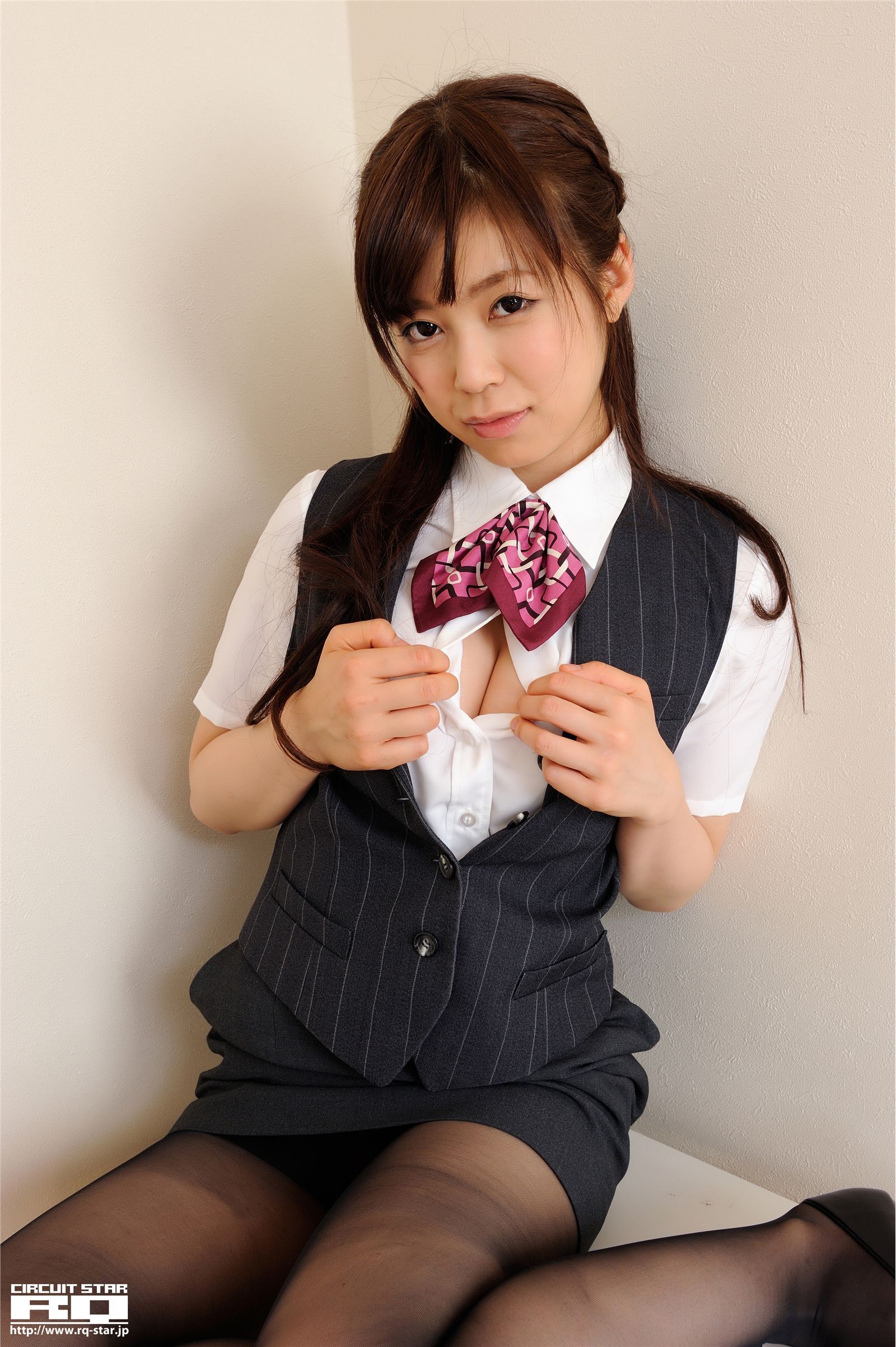 RQ-STAR　NO.00654 渋谷ゆり『オフィスレディ』制服美女诱惑图片