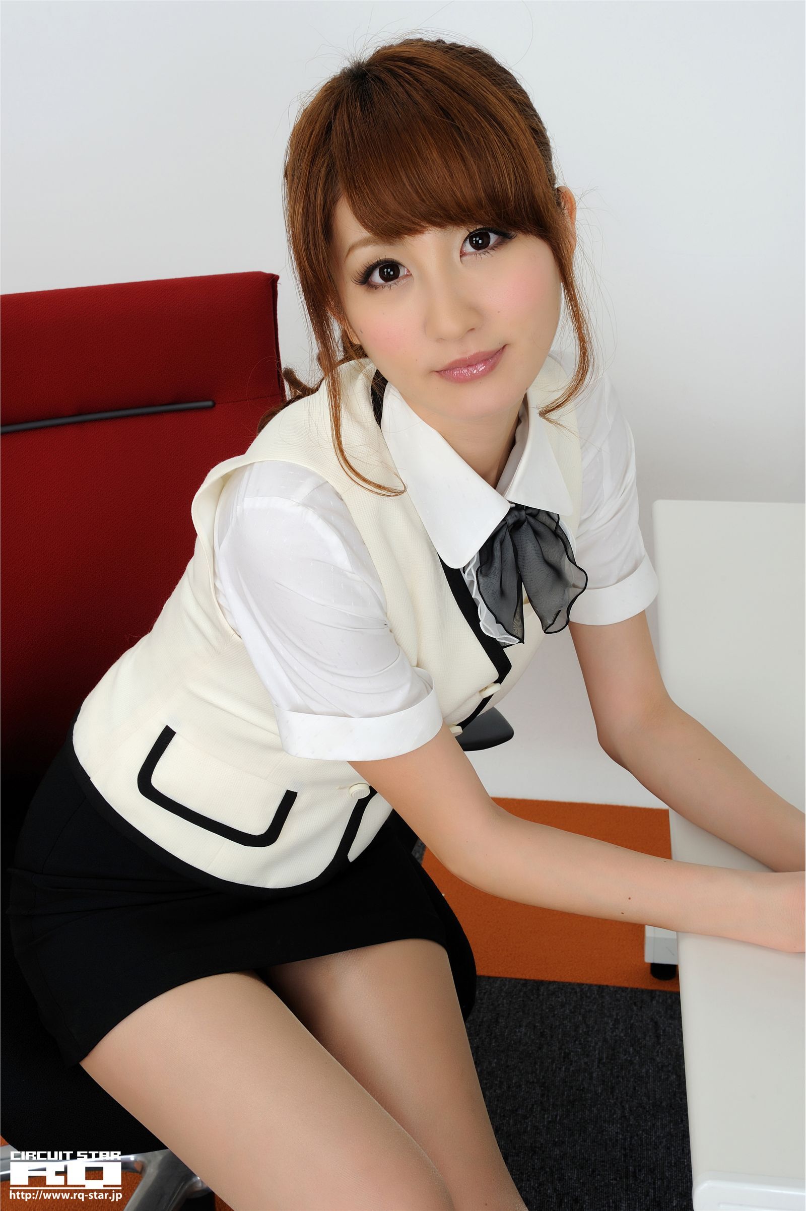 前田真麻 [Rq-star][05-11] No.00635  办公室制服女郎