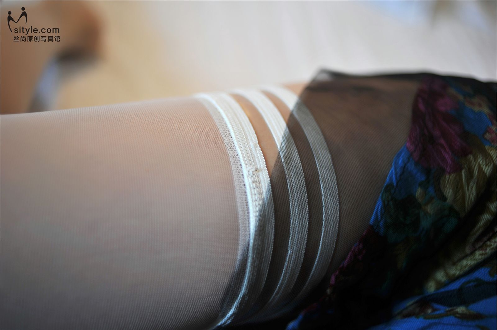 国产性感美女图片[Sityle] 20120615 NO.022 丝尚美女丝袜写真