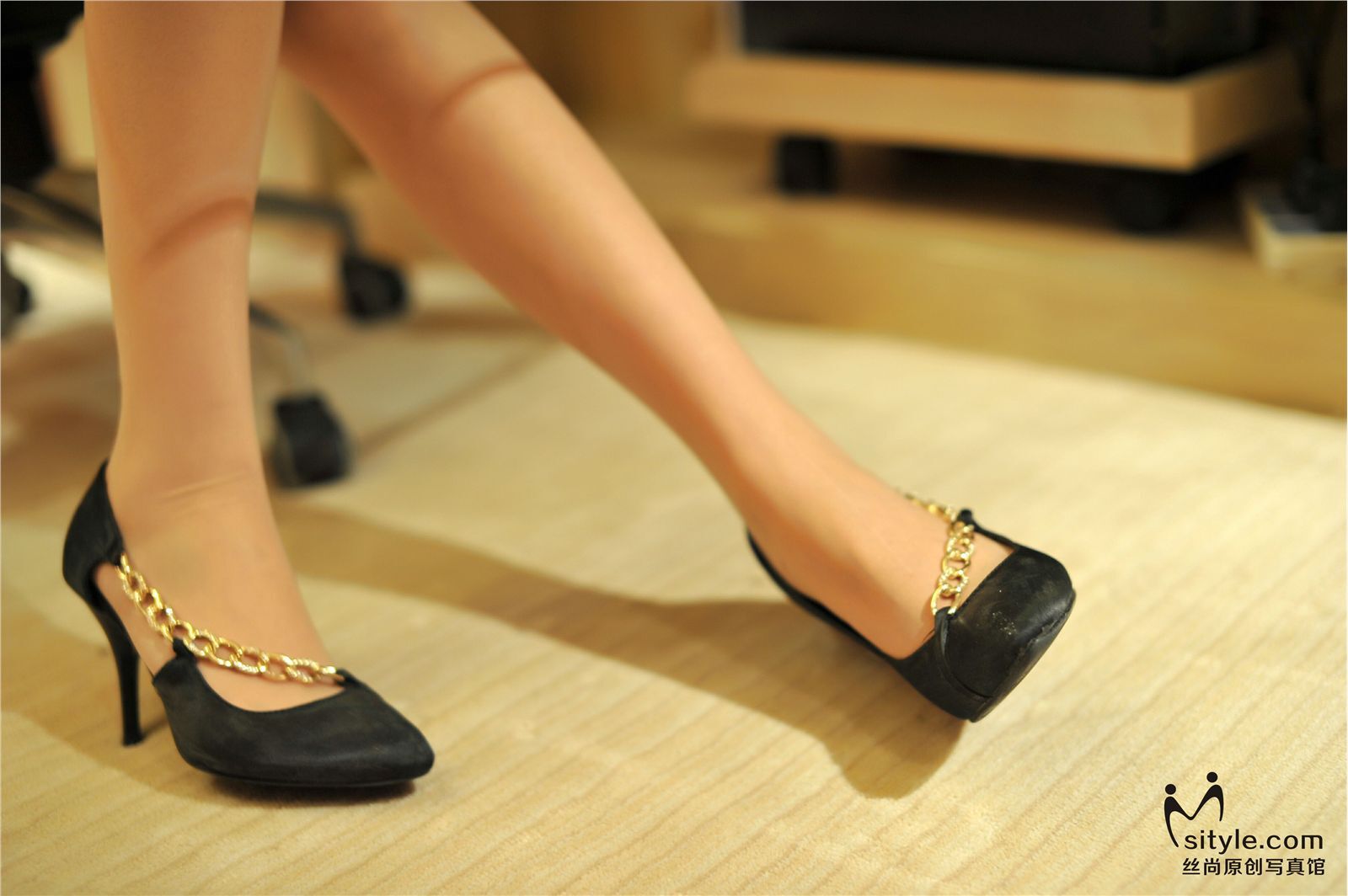 国产性感美女图片[Sityle] 20120619 NO.023 丝尚美女丝袜写真