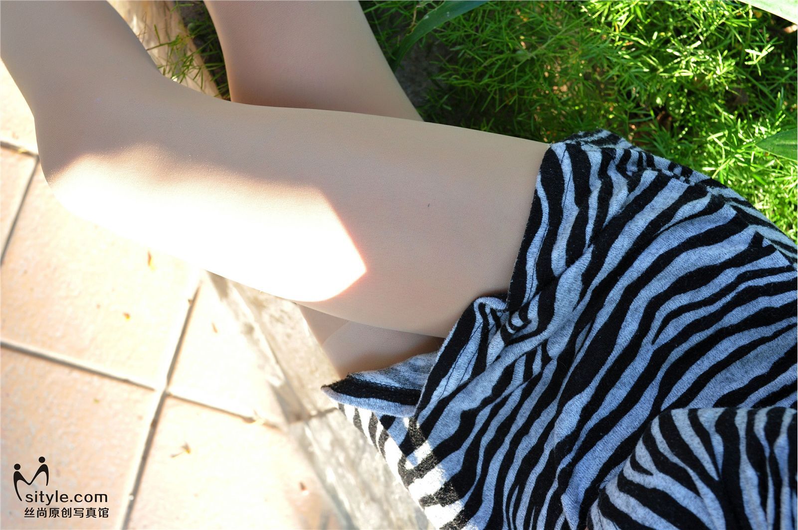 国产性感美女图片[Sityle] 20120621 NO.024 丝尚美女丝袜写真