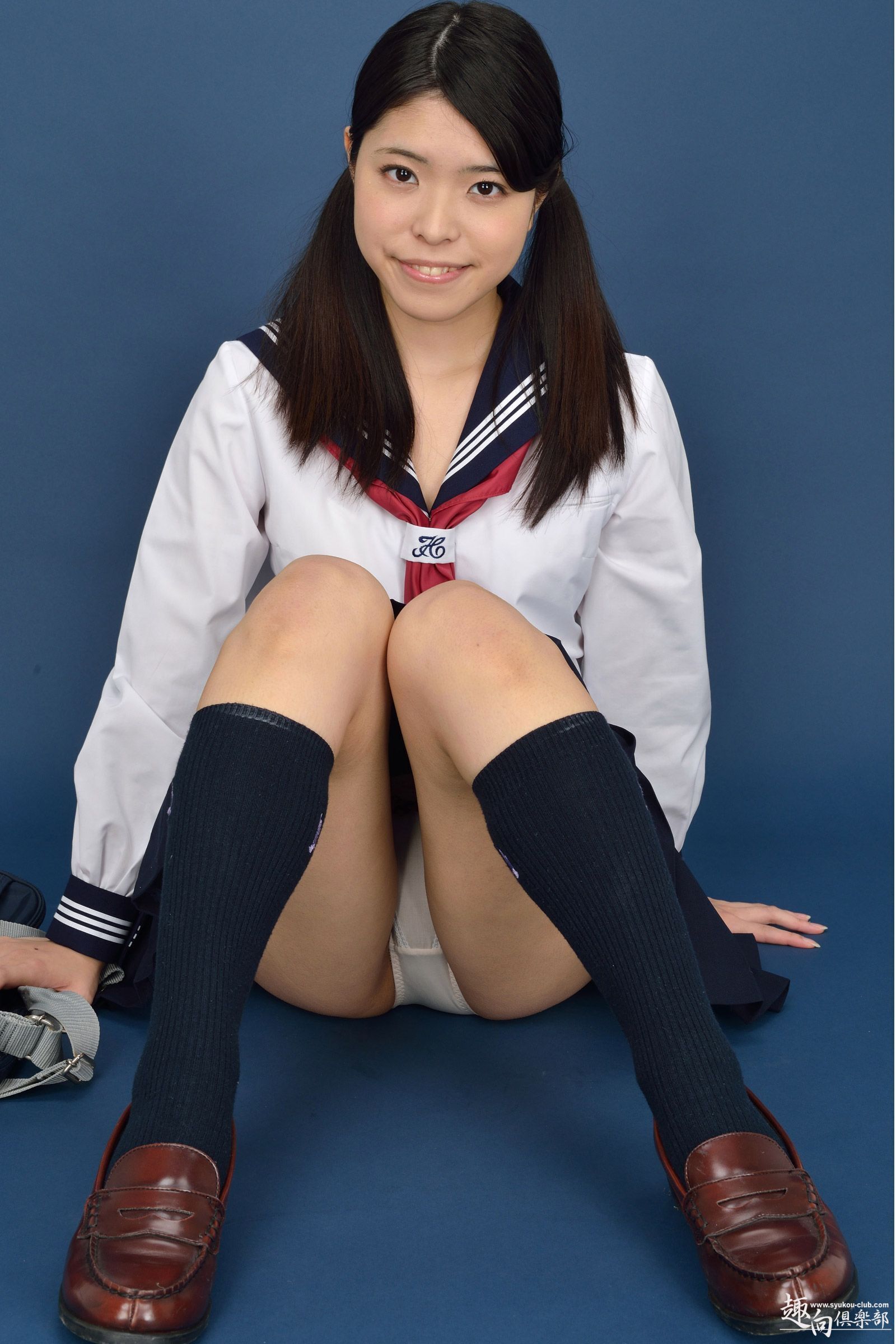 日本性感丝袜美女[Syukou-Club] 2013.01.04 自転車 渡里麻穇