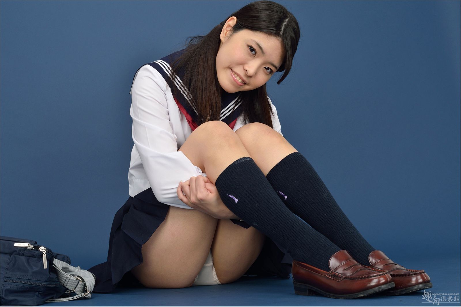 日本性感丝袜美女[Syukou-Club] 2013.01.04 自転車 渡里麻穇