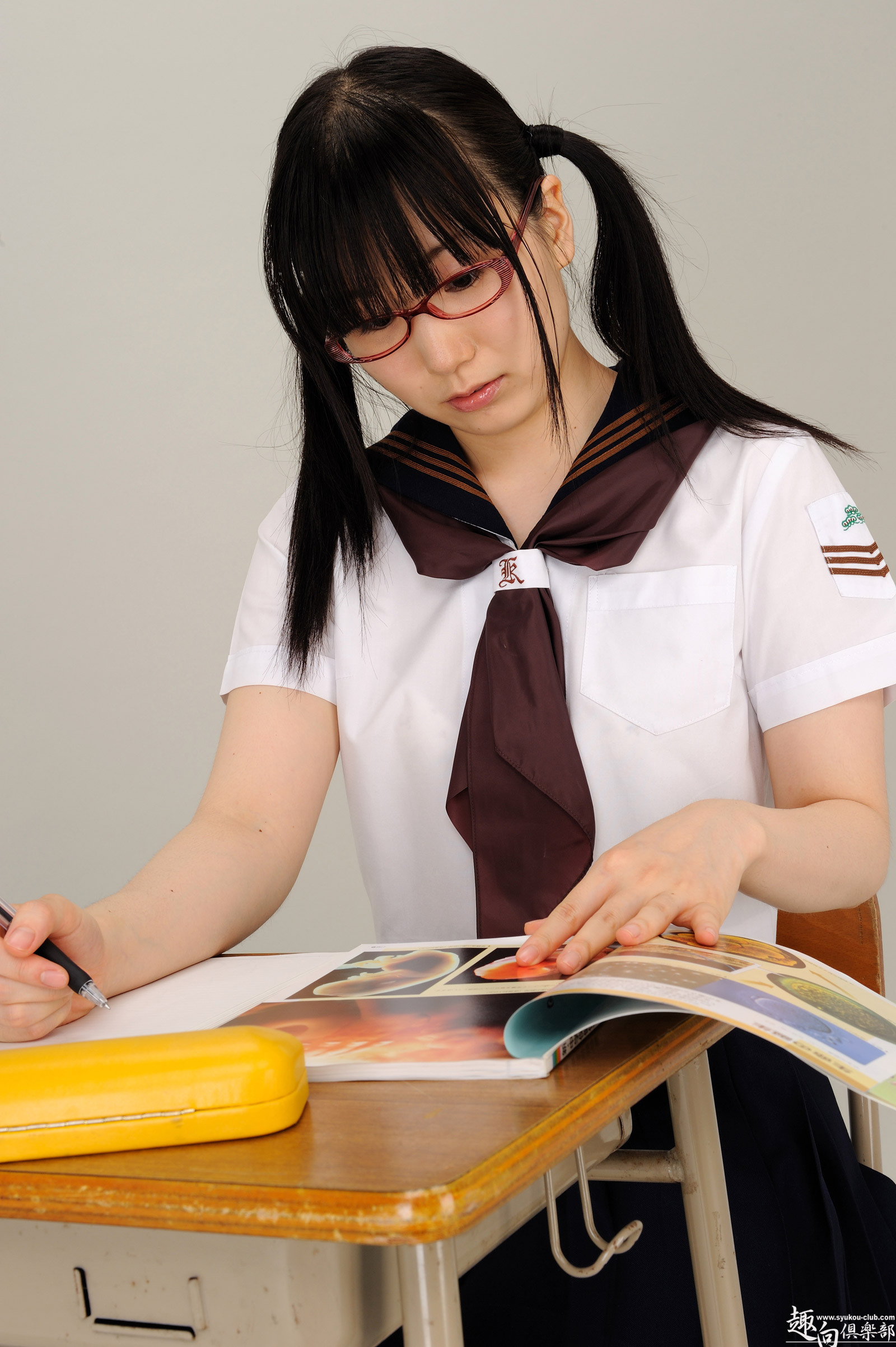 [Syukou-Club] 2013.05.22 制服少女15 仲上