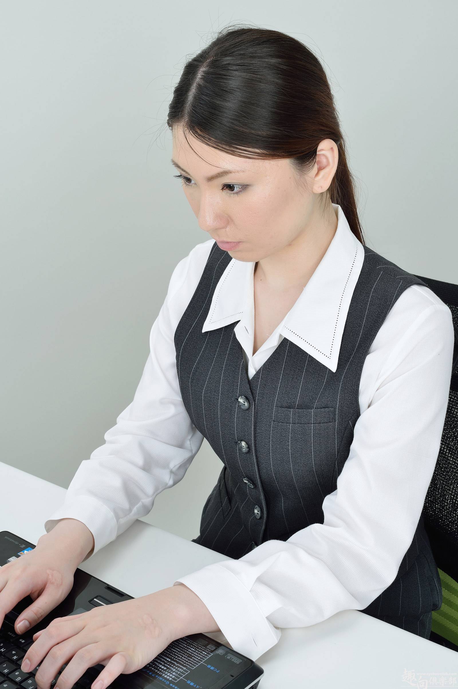 [Syukou-Club]  Dildo-052 長身OL 美山志穂