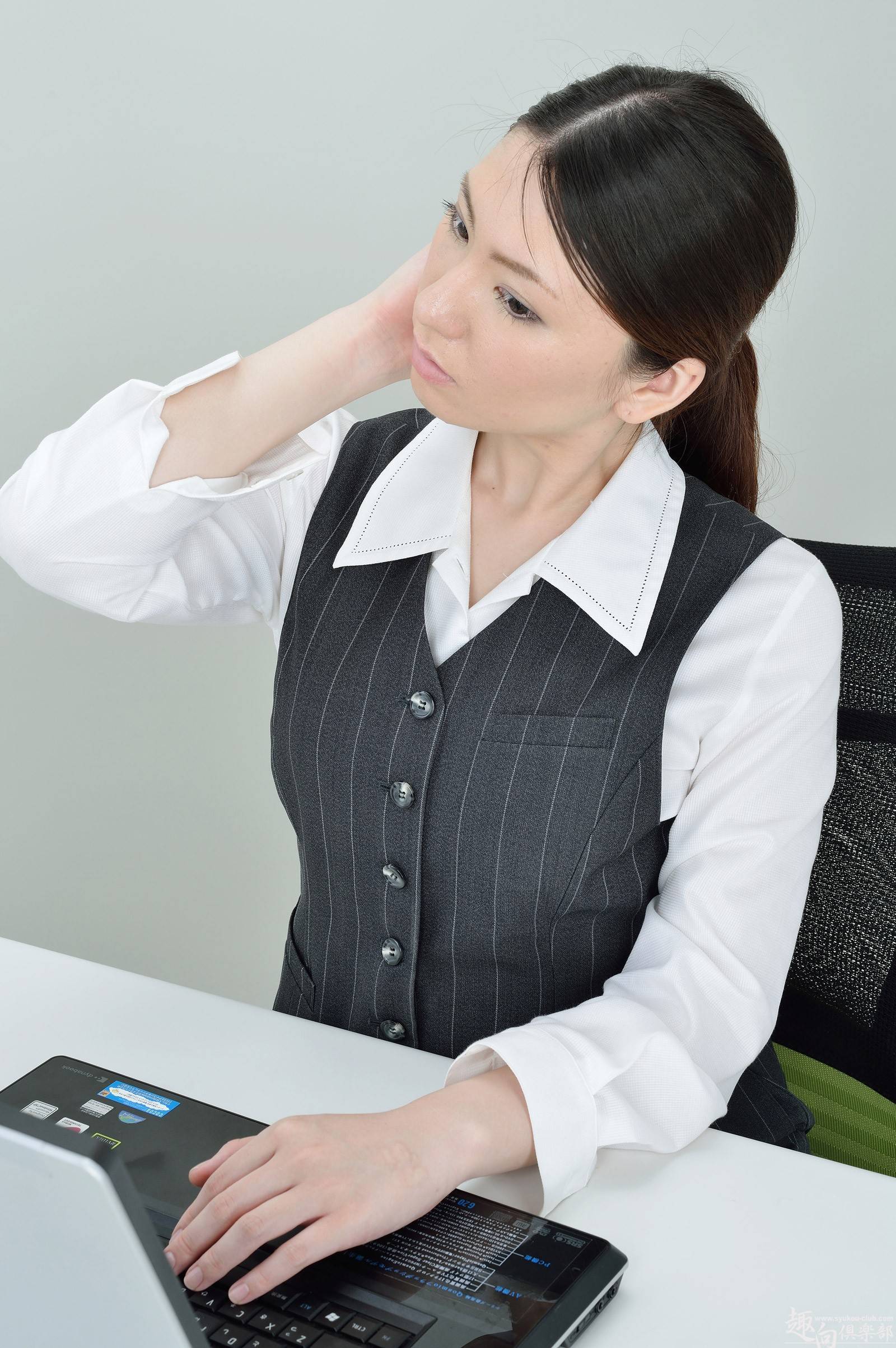 [Syukou-Club]  Dildo-052 長身OL 美山志穂