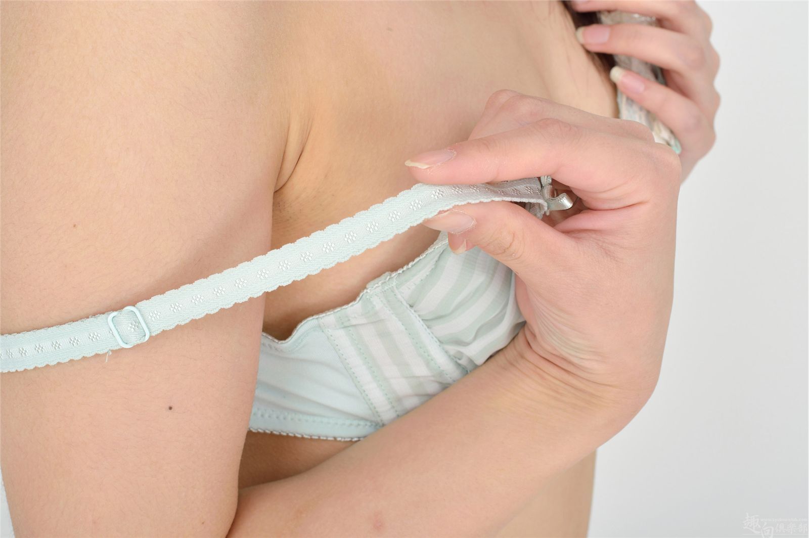 [Syukou-Club] 処女性 No.020 渡里麻穇 日本丝袜美女