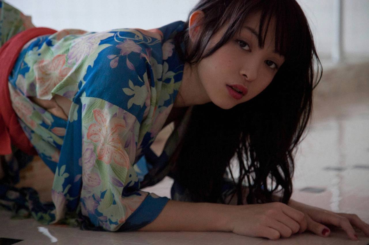 Mayuko Iwasa 岩佐真悠子 スペシャル写真集 WPB-net