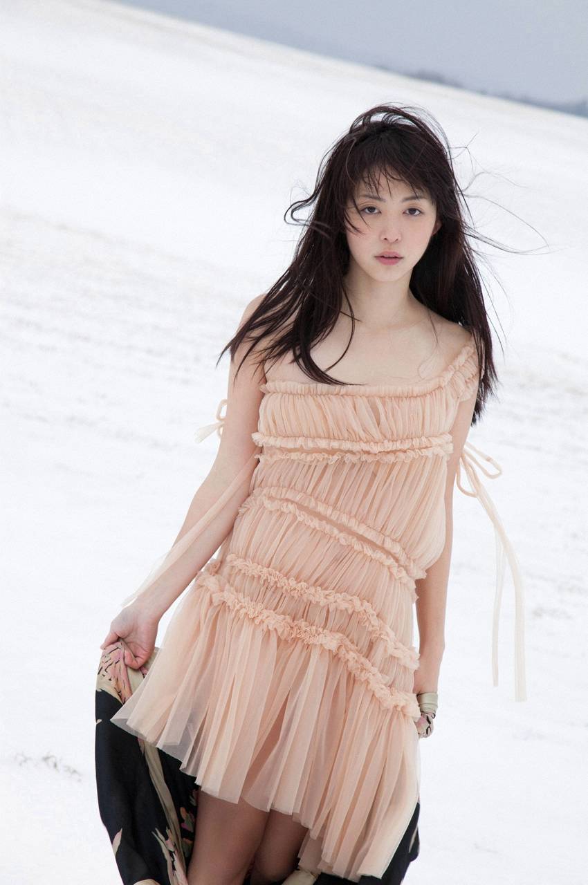 Mayuko Iwasa 岩佐真悠子 スペシャル写真集 WPB-net