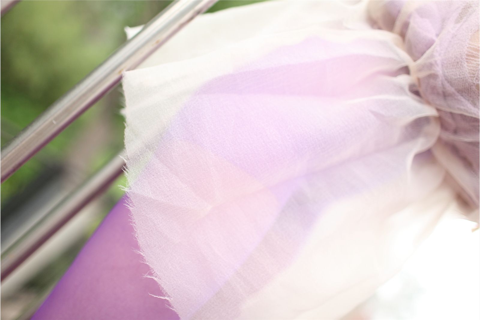 [AISS爱丝]丝袜美腿外拍 高清原版大图NO.021春雨如油，油如丝