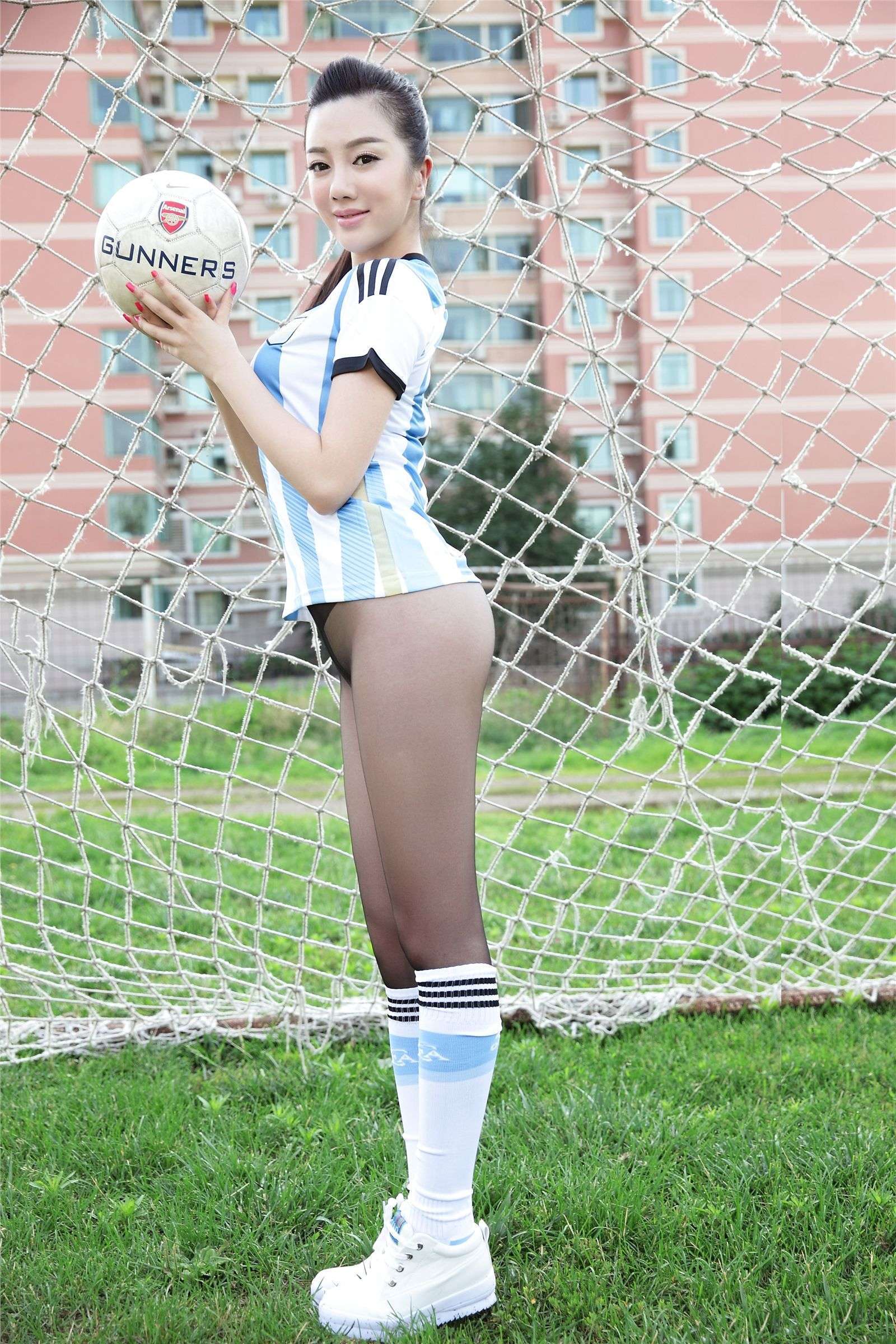 AISS爱丝《绿茵场上，我只穿了黑丝》NO.01