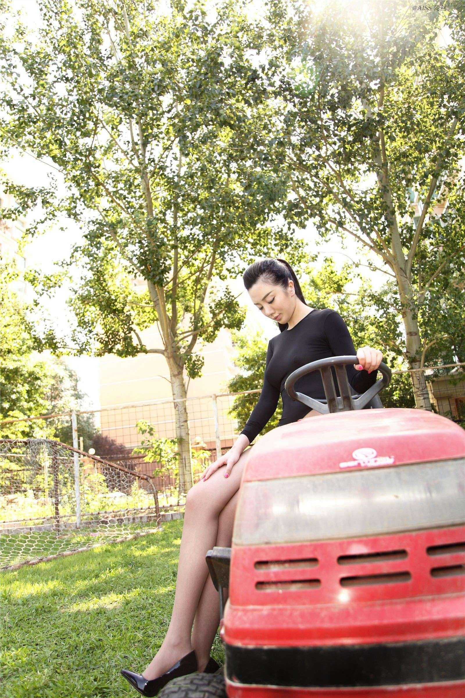 AISS爱丝 高叉无缝超薄 NO.09