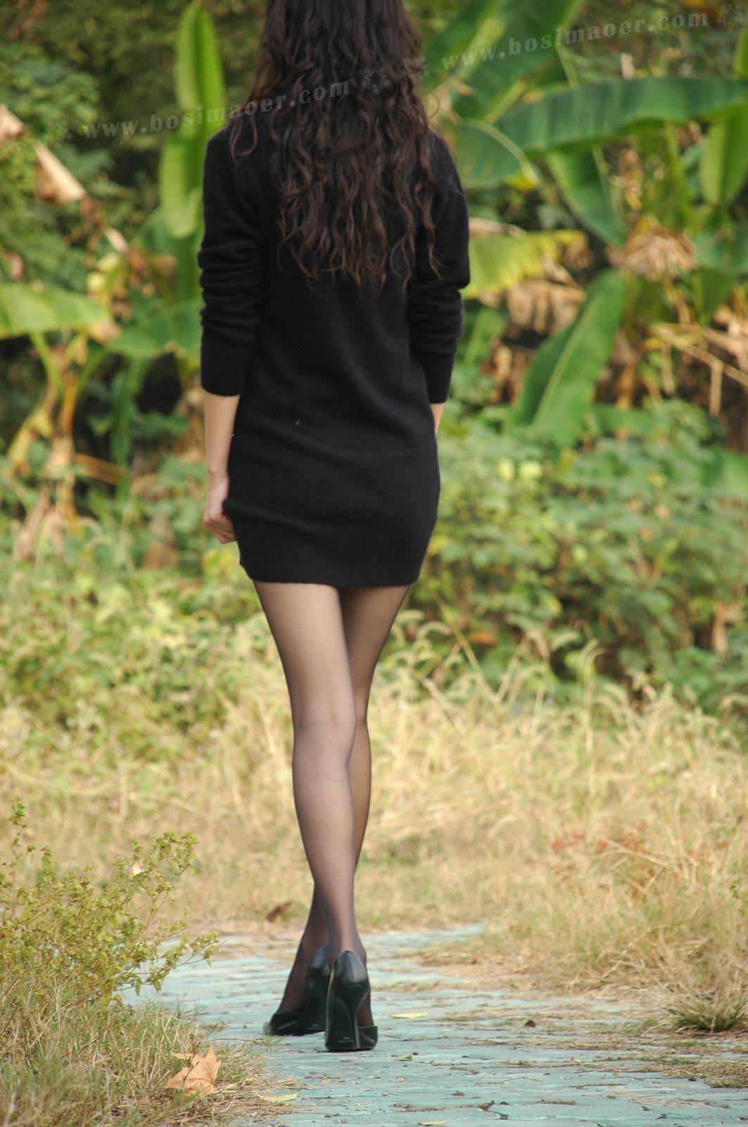 公园偷看丝袜美腿 波斯猫儿合集35